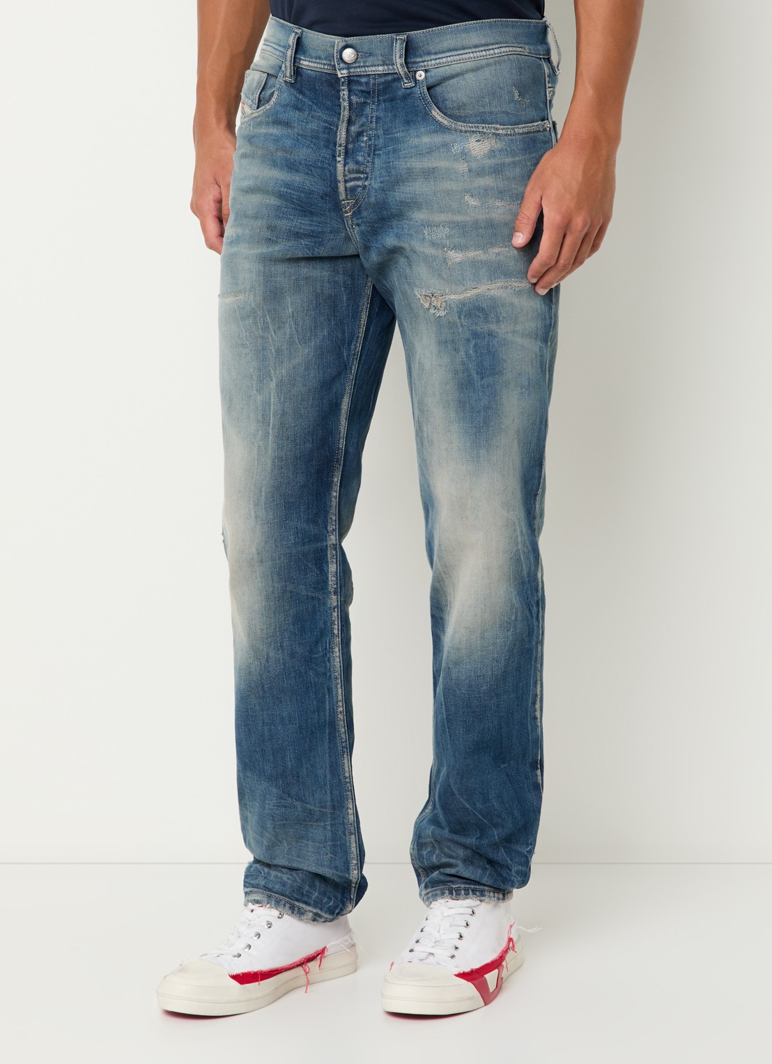Diesel 2023 D-Finitive straight leg jeans met medium wassing - detail 3 indigo