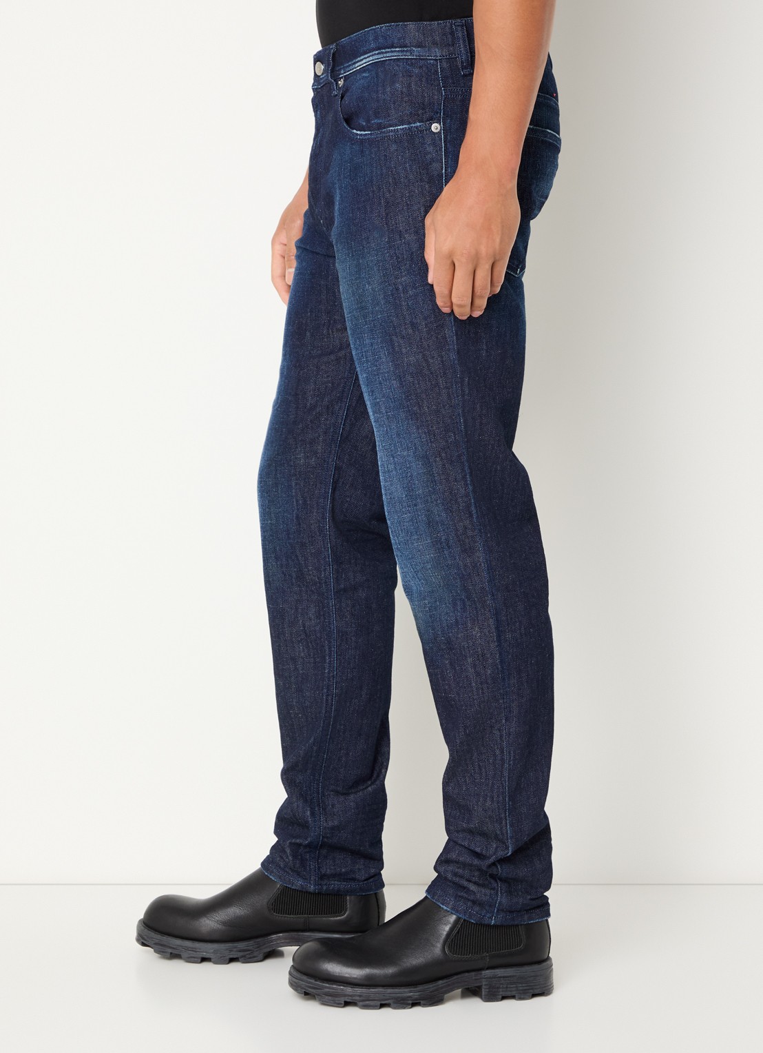 Diesel 2023 D-Finitive tapered fit jeans met donkere wassing - detail 5 indigo