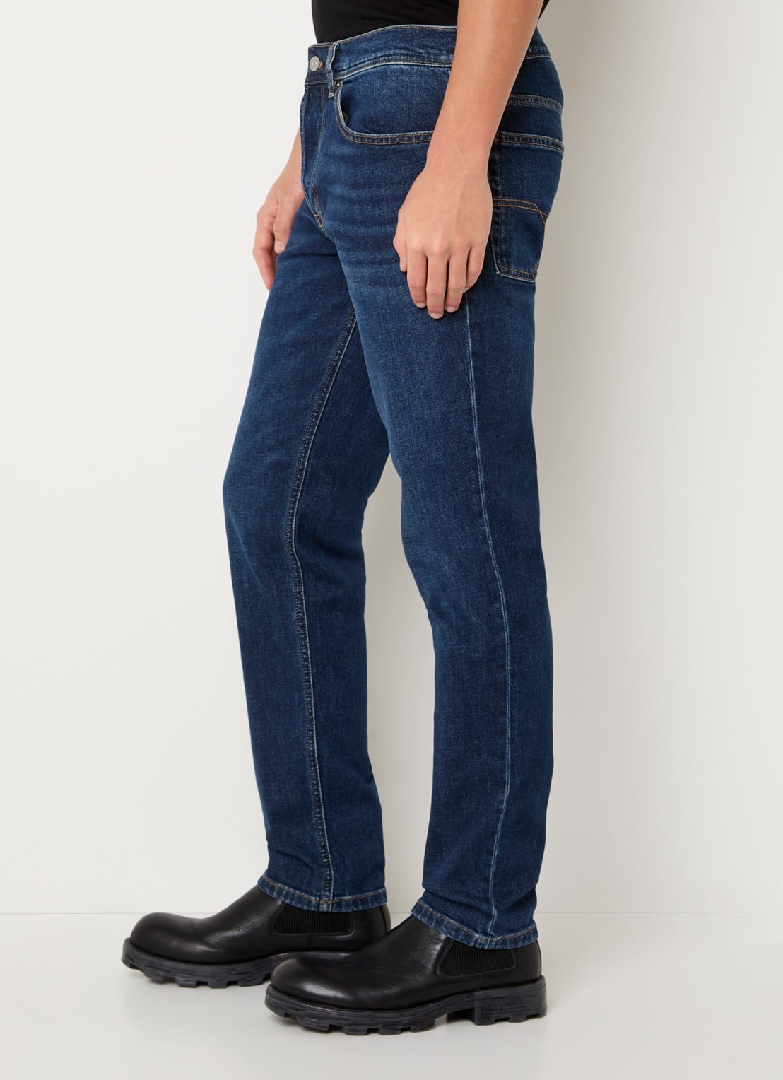 Diesel 2023 D-Finitive tapered fit jeans met donkere wassing - detail 2 indigo