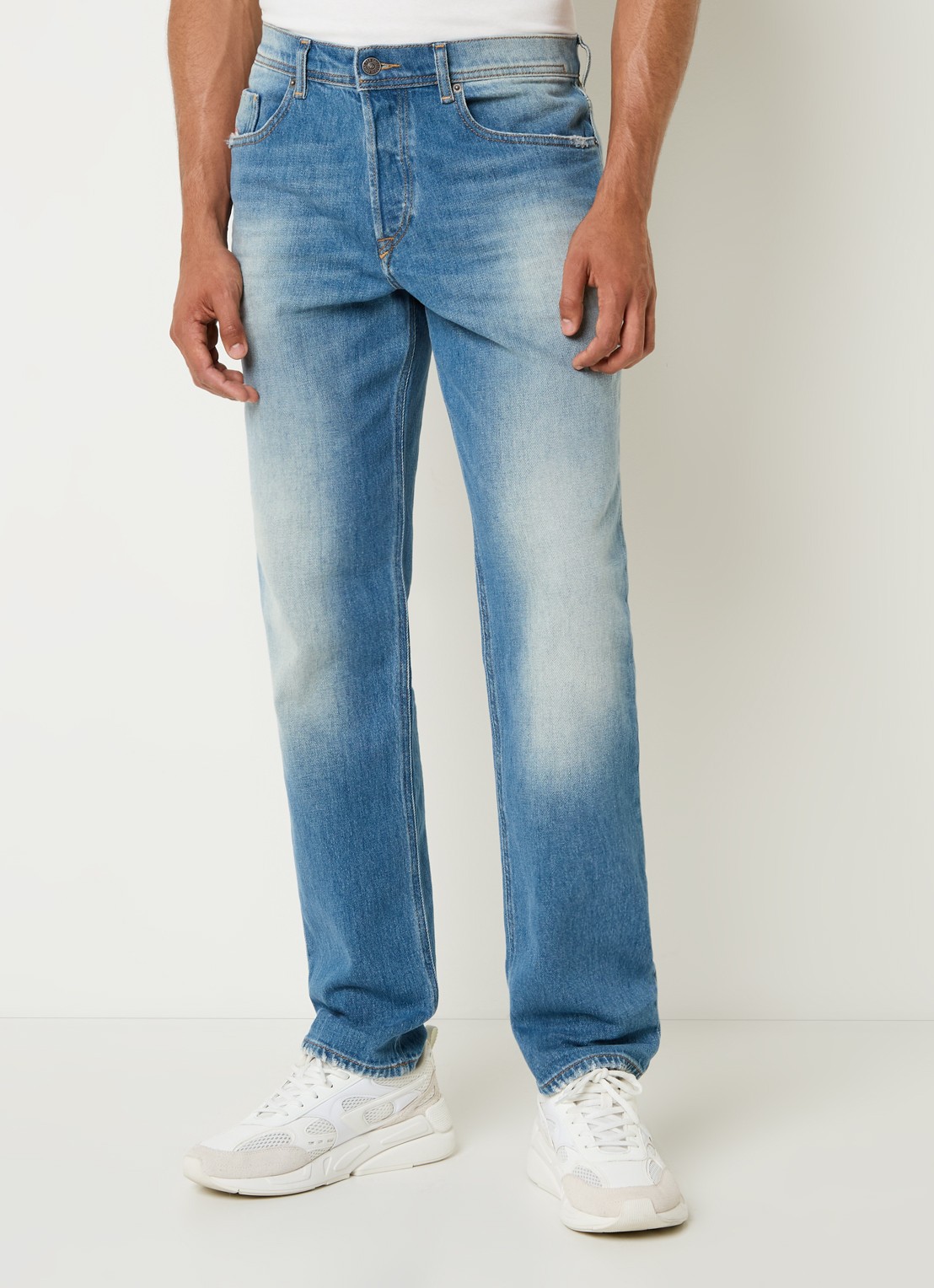Diesel 2023 D-Finitive tapered jeans met medium wassing - detail 4 indigo