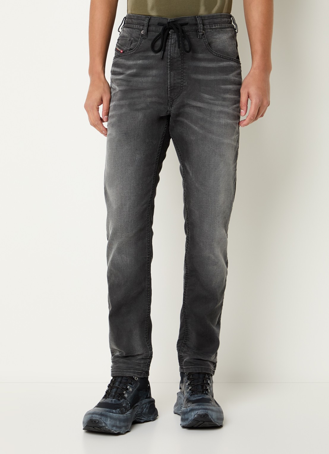 Diesel 2032 D-Krooley-B Joggjeans® slim fit jeans met gekleurde wassing - detail 4 grijs