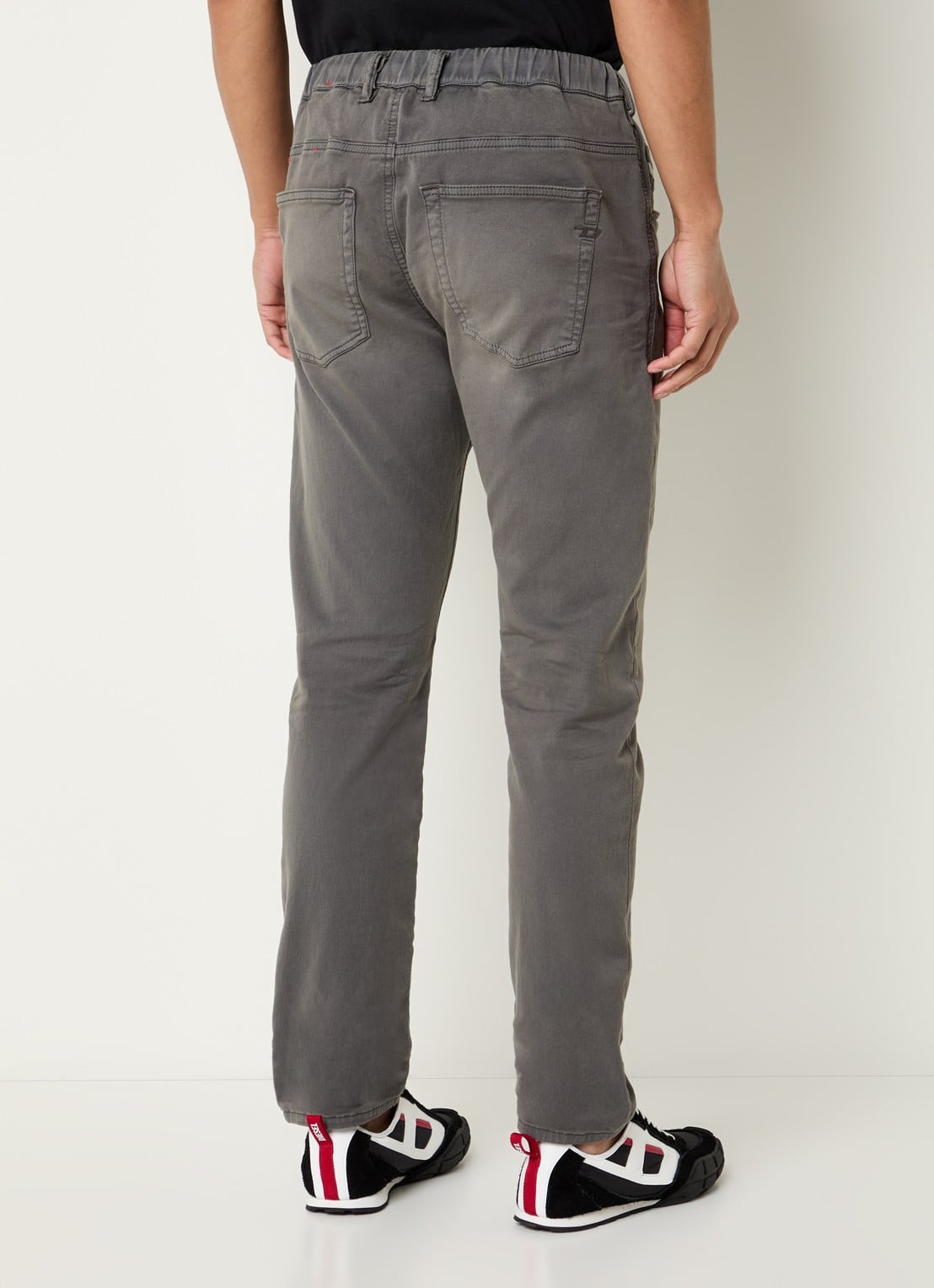 Diesel 2032 D-Krooley-Bw Joggjeans® slim fit jeans met gekleurde wassing - achterkant grijs