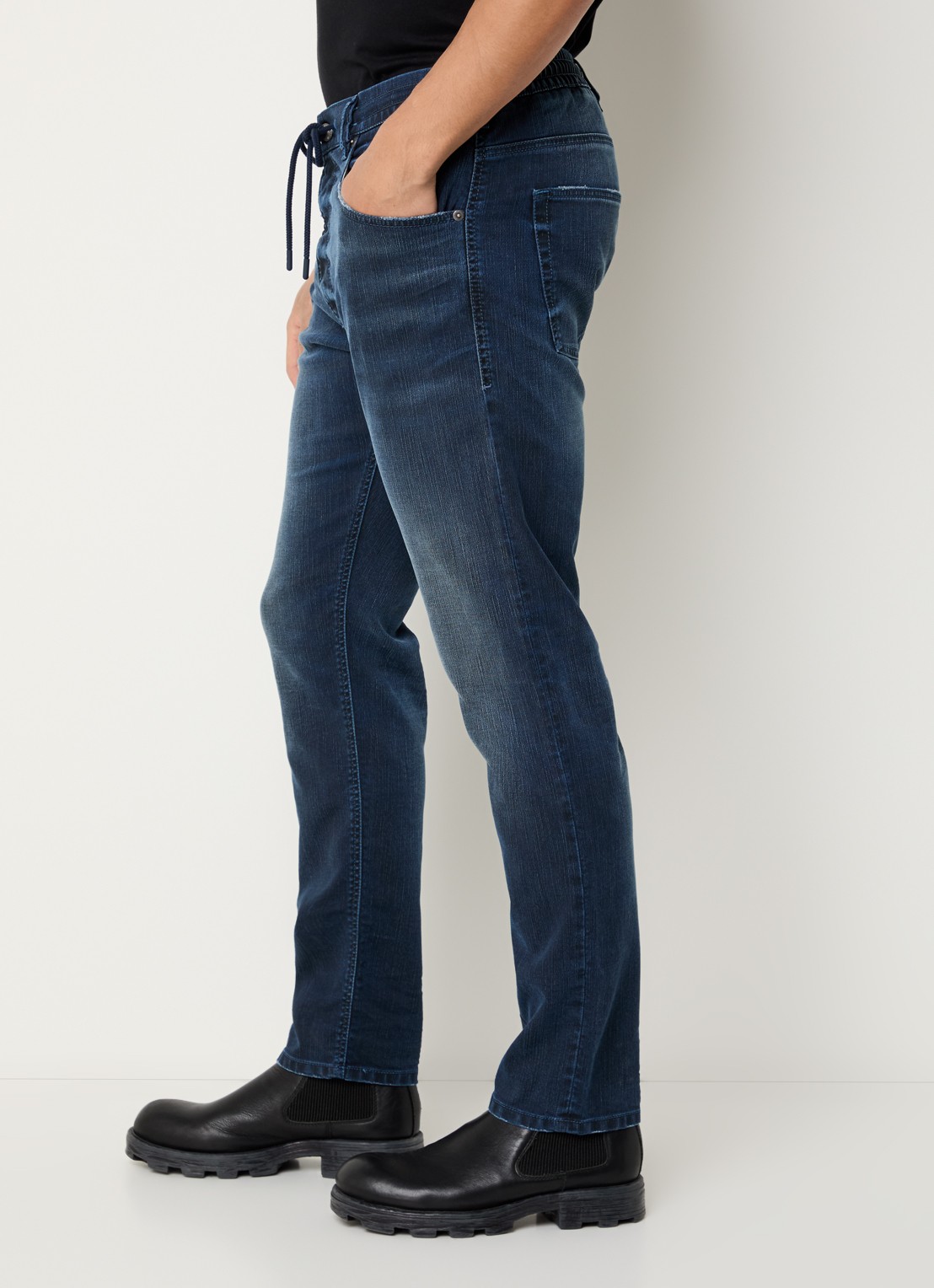 Diesel 2032 D-Krooley Joggjeans® slim fit jeans met donkere wassing - detail 3 indigo