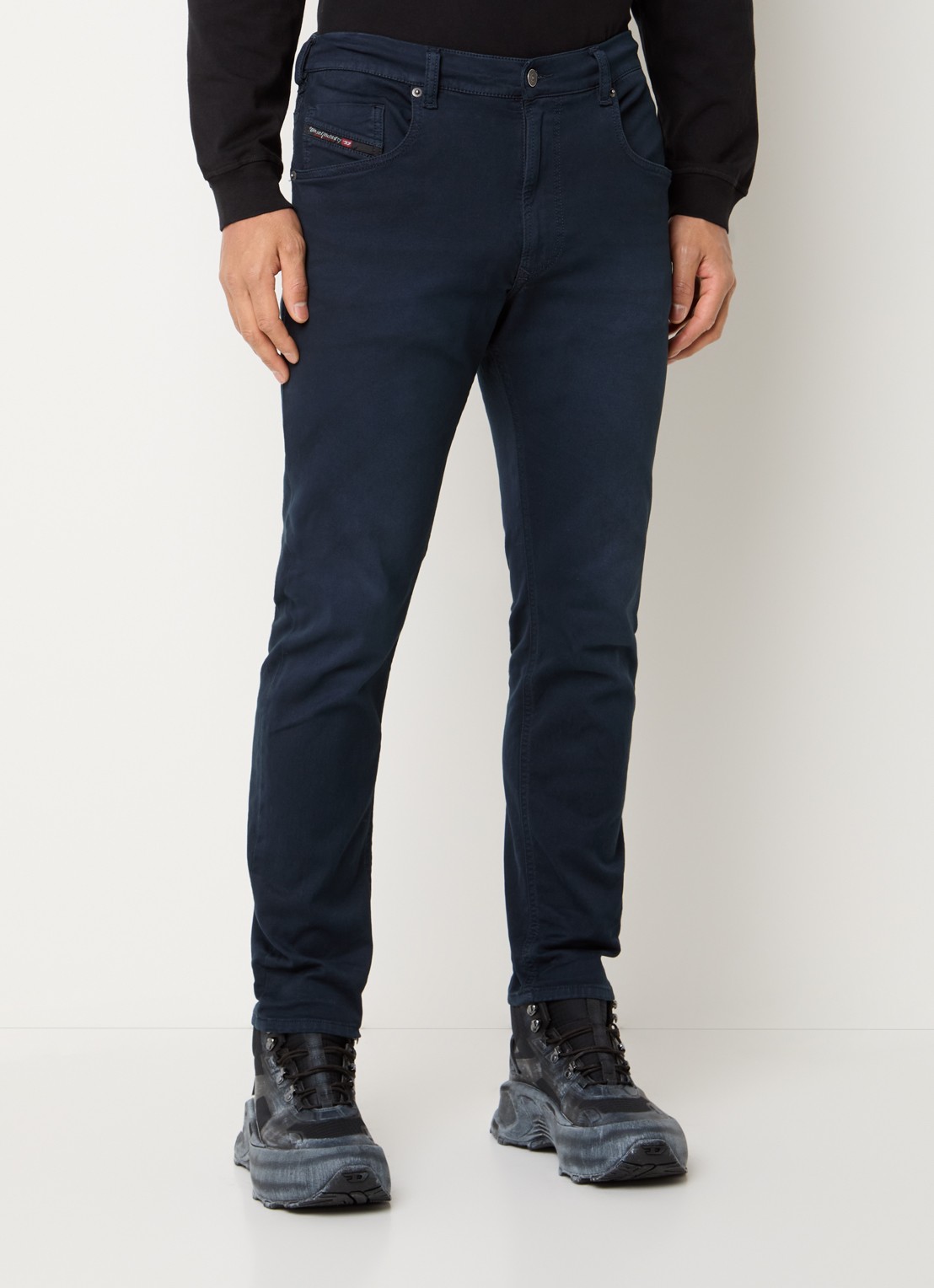 Diesel 2032 D-krooley slim fit chino met steekzakken - detail 3 donkerblauw