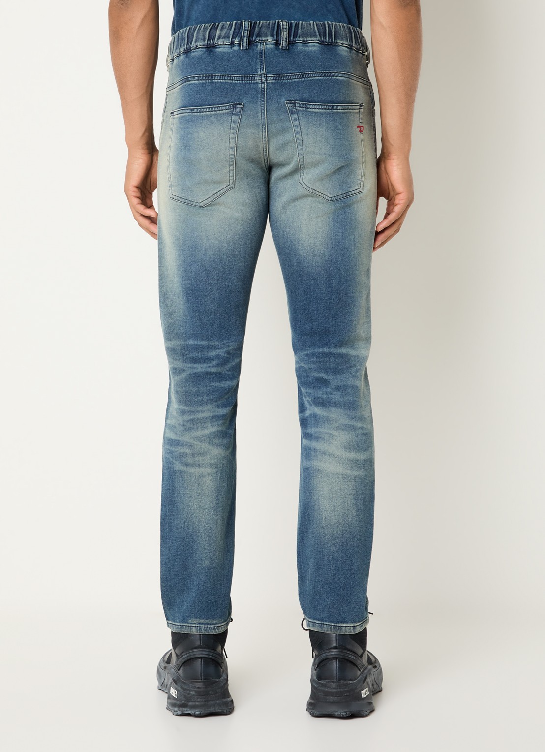 Diesel 2032 D-Krooley slim fit jeans met medium wassing - achterkant 5 indigo