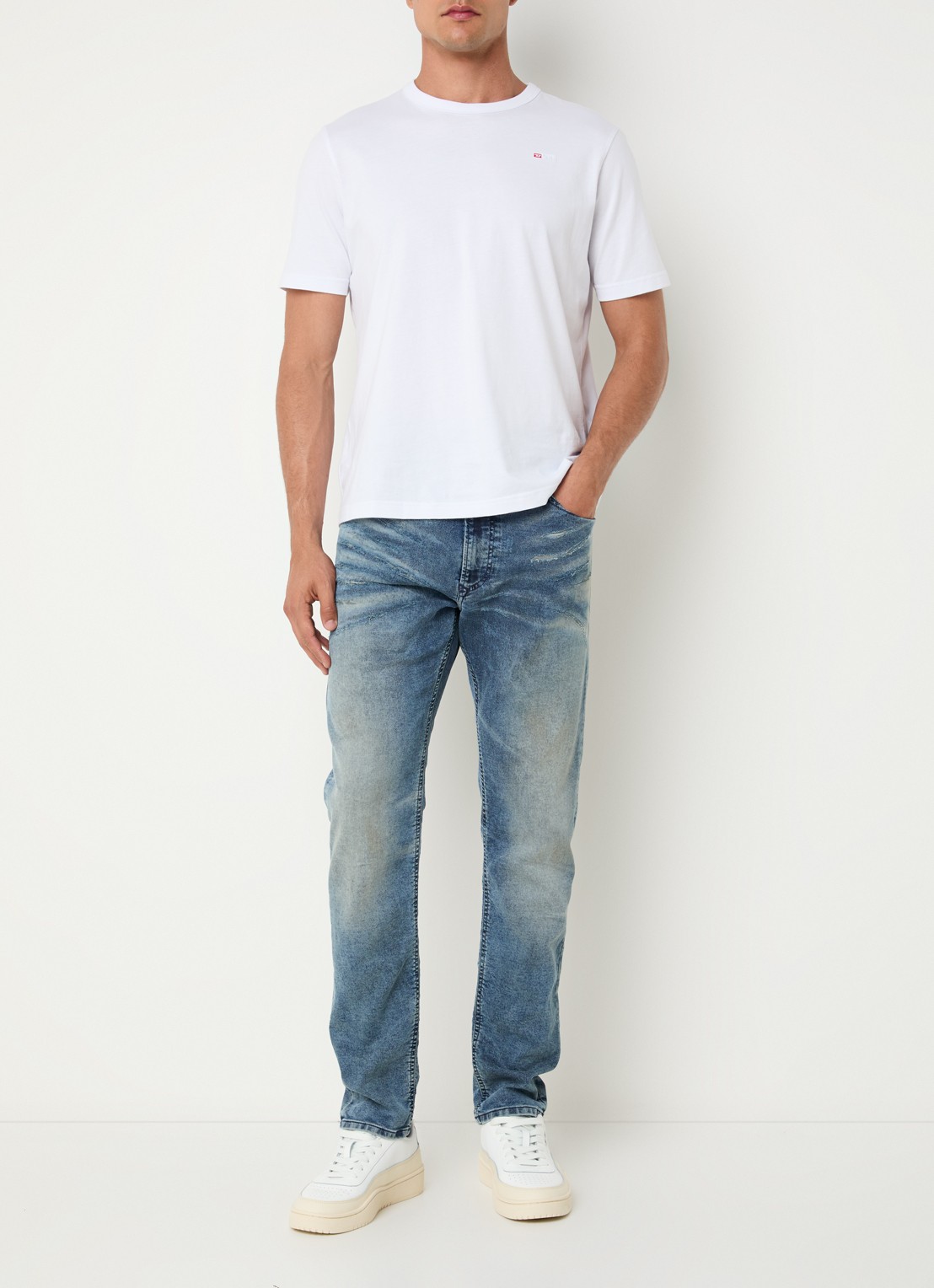 Diesel 2032 D-krooley slim fit jeans  - voorkant 4 indigo