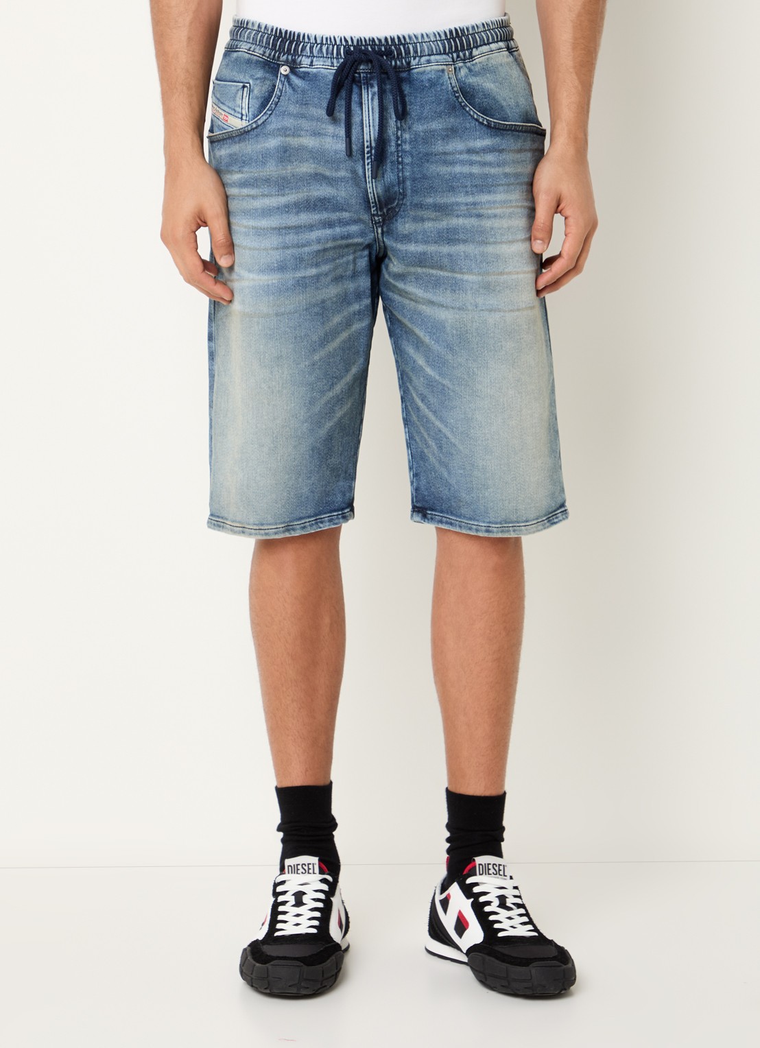 Diesel 2033 D-Krooley Joggjeans® straight fit korte broek van denim - detail 4 indigo