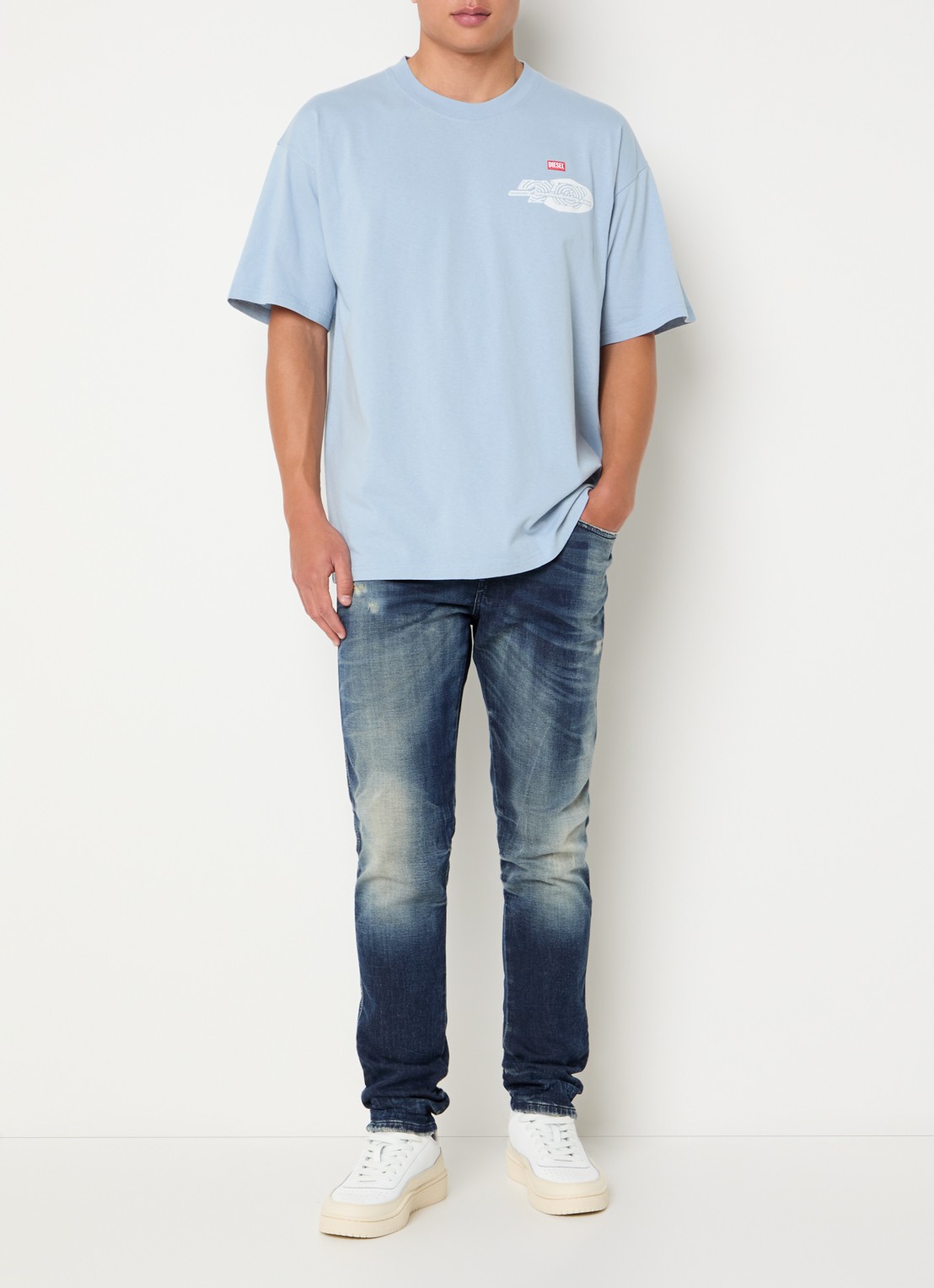 Diesel 2062 D-Strukt-B JoggJeans® slim fit jeans met verwassen afwerking - voorkant 5 indigo