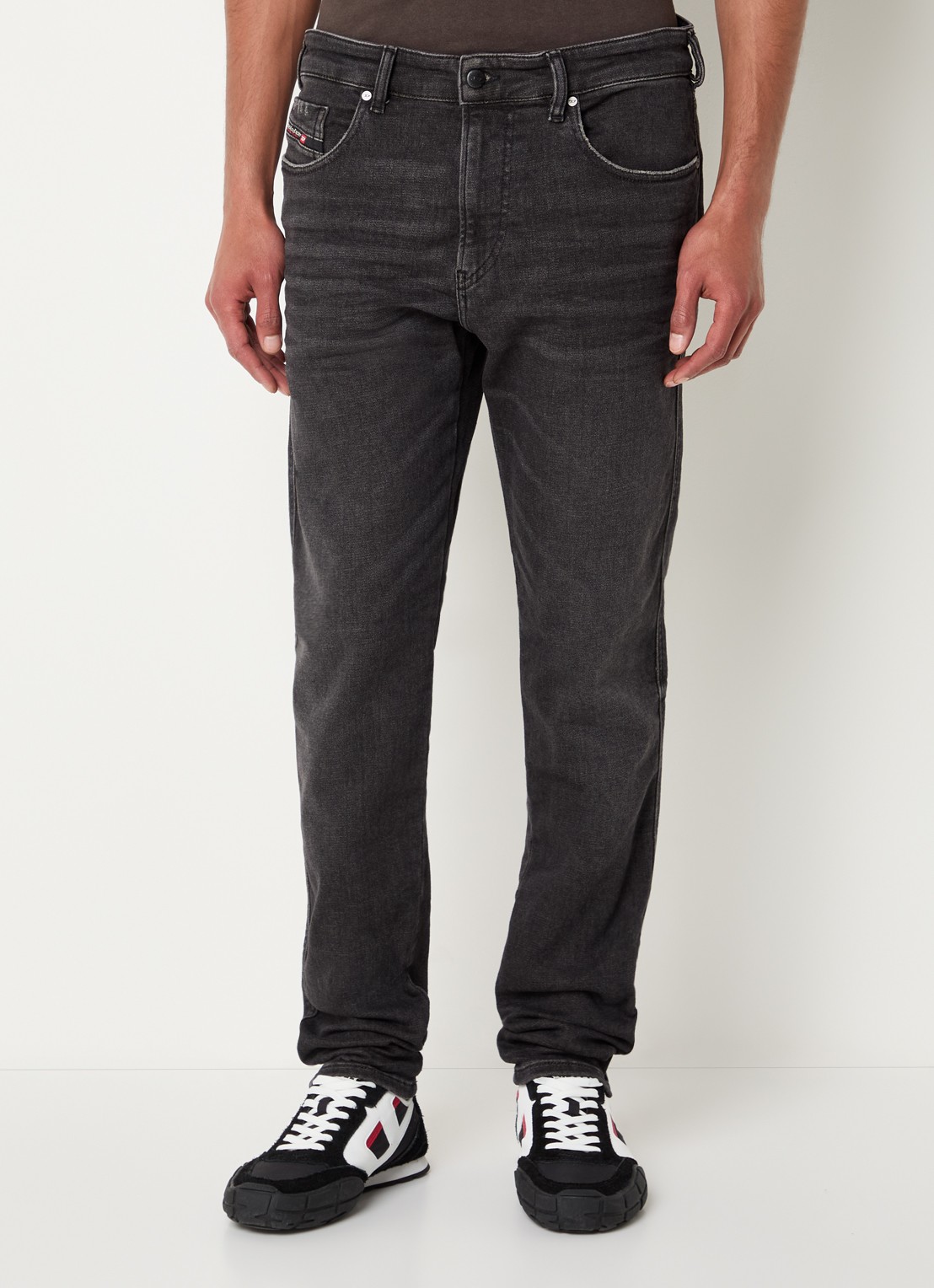 Diesel 2062 D-Strukt slim fit jeans met gekleurde wassing - detail antraciet