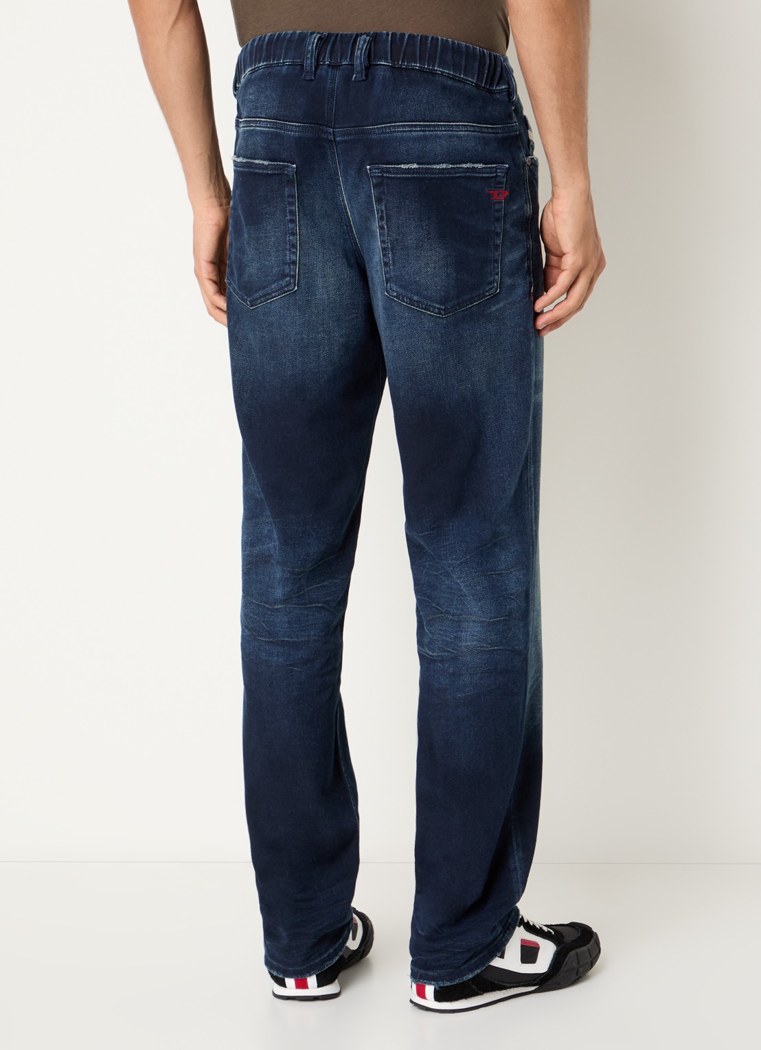 Diesel 2090 D-Veekley Joggjeans® straight fit jeans met donkere wassing - achterkant grijsmele