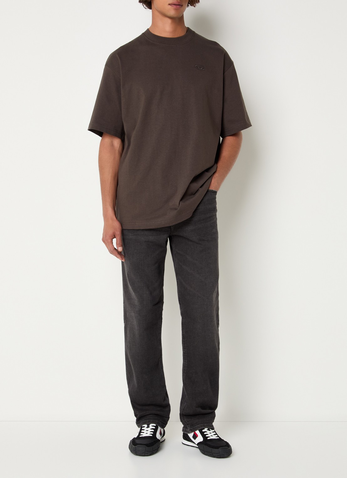 Diesel 2090 D-Veekley straight leg jeans met gekleurde wassing - voorkant 2 antraciet