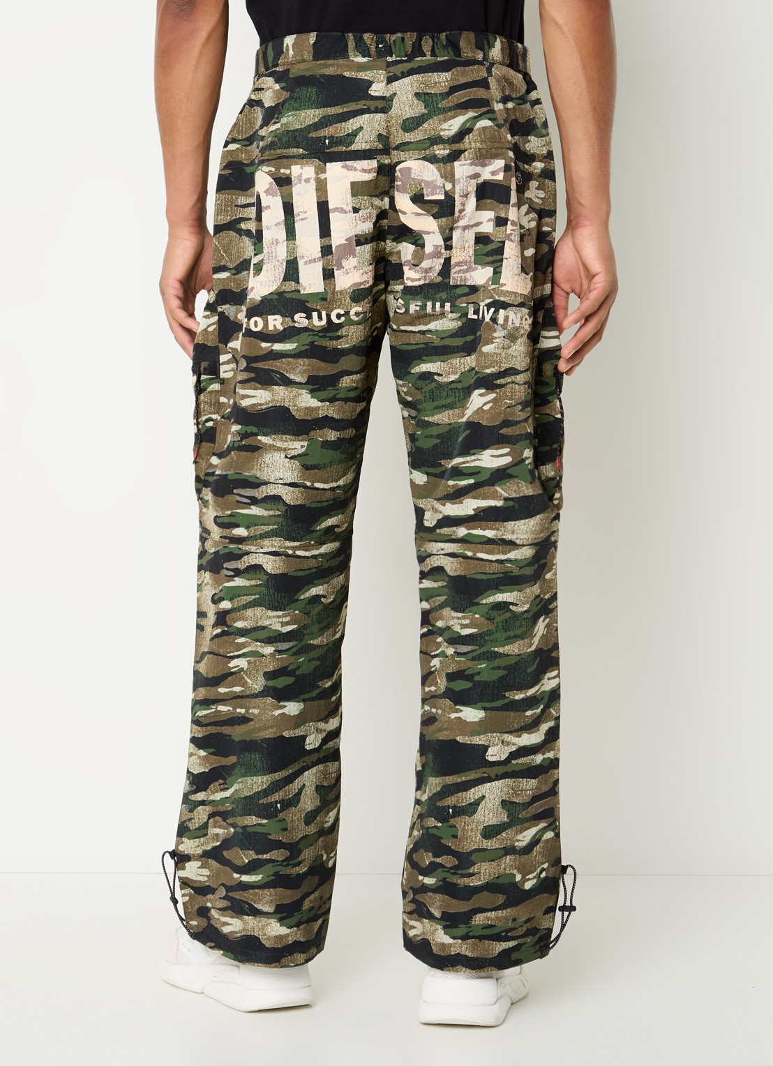 Diesel Amsb-Ambrose-WT23 loose fit cargobroek met camouflageprint - achterkant 4 legergroen