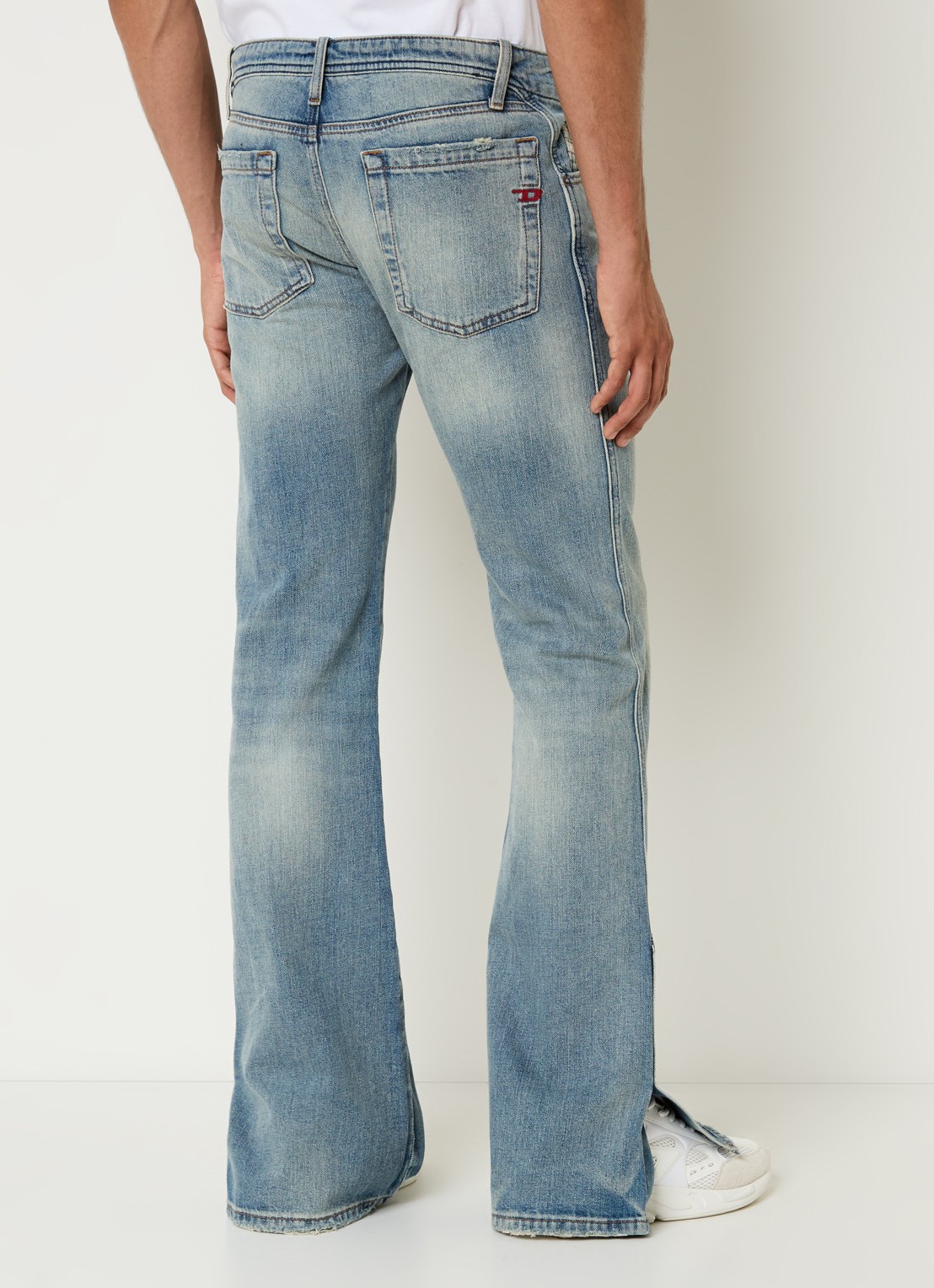 Diesel D-Backler-O flared jeans met lichte wassing • Indigo • de Bijenkorf
