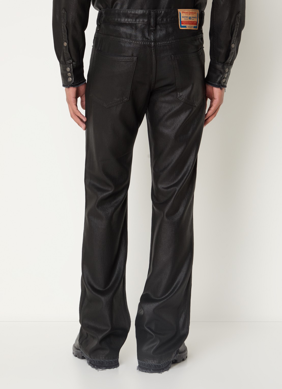 Diesel D-buck straight leg jeans  met glanzende finish - achterkant 4 zwart