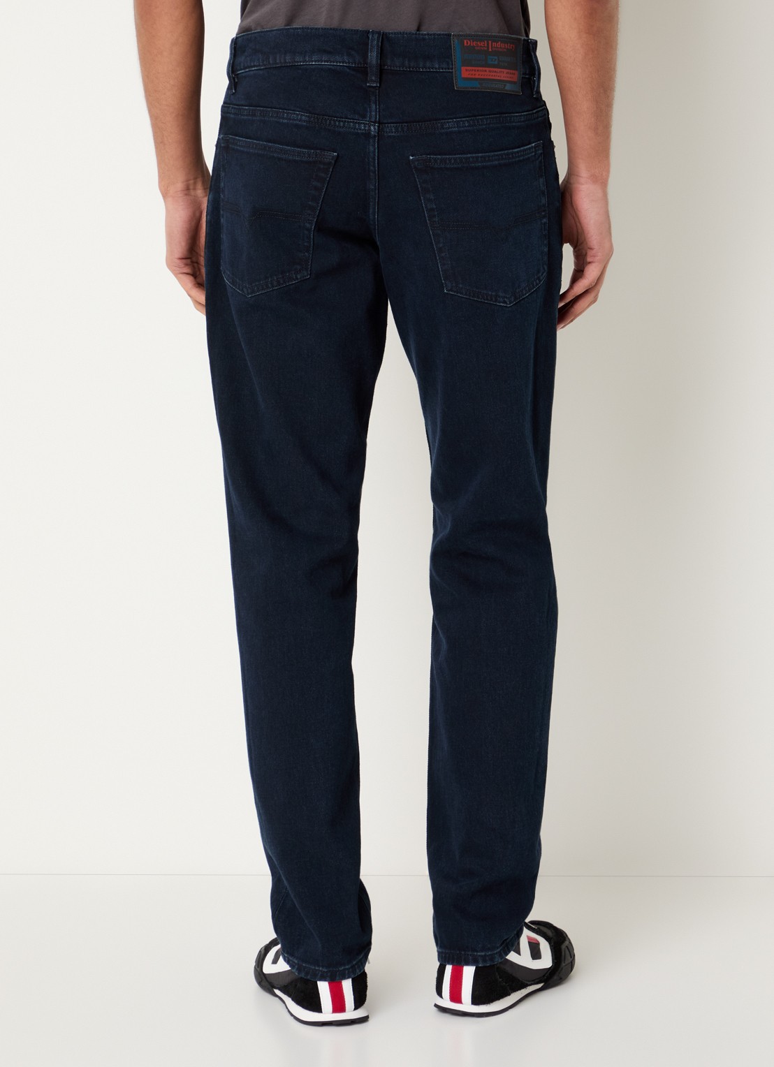 Diesel D-Finitive slim fit jeans met donkere wassing  - achterkant 5 indigo