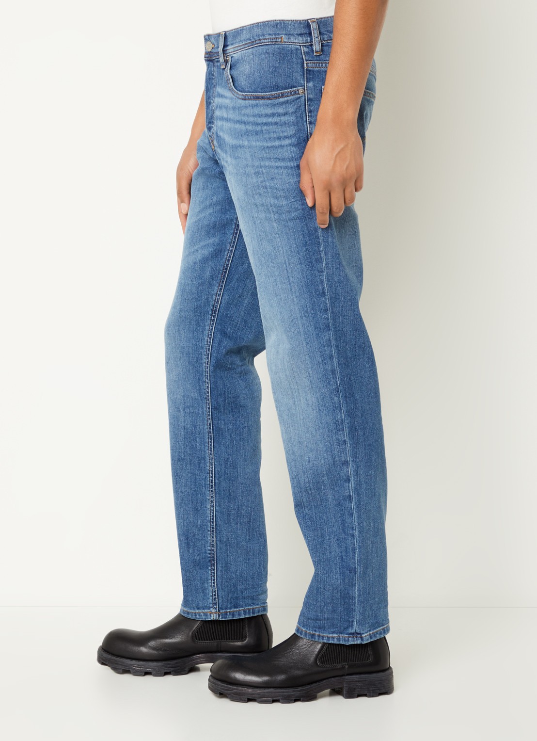 Diesel D-Finitive straight leg jeans met medium wassing - detail 4 indigo