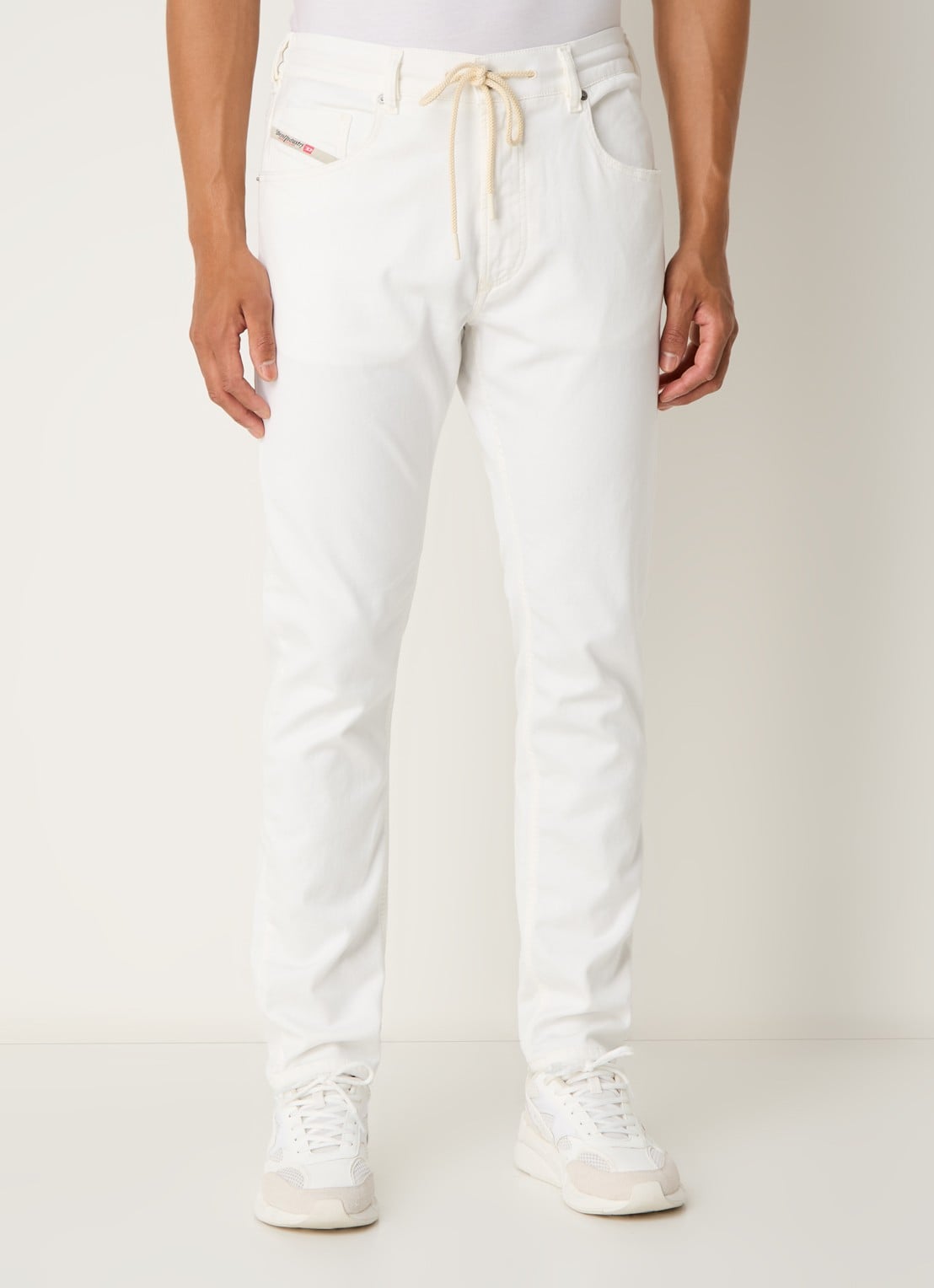 Diesel D-Krooley JoggJeans® tapered jeans met gekleurde wassing - detail 4 creme