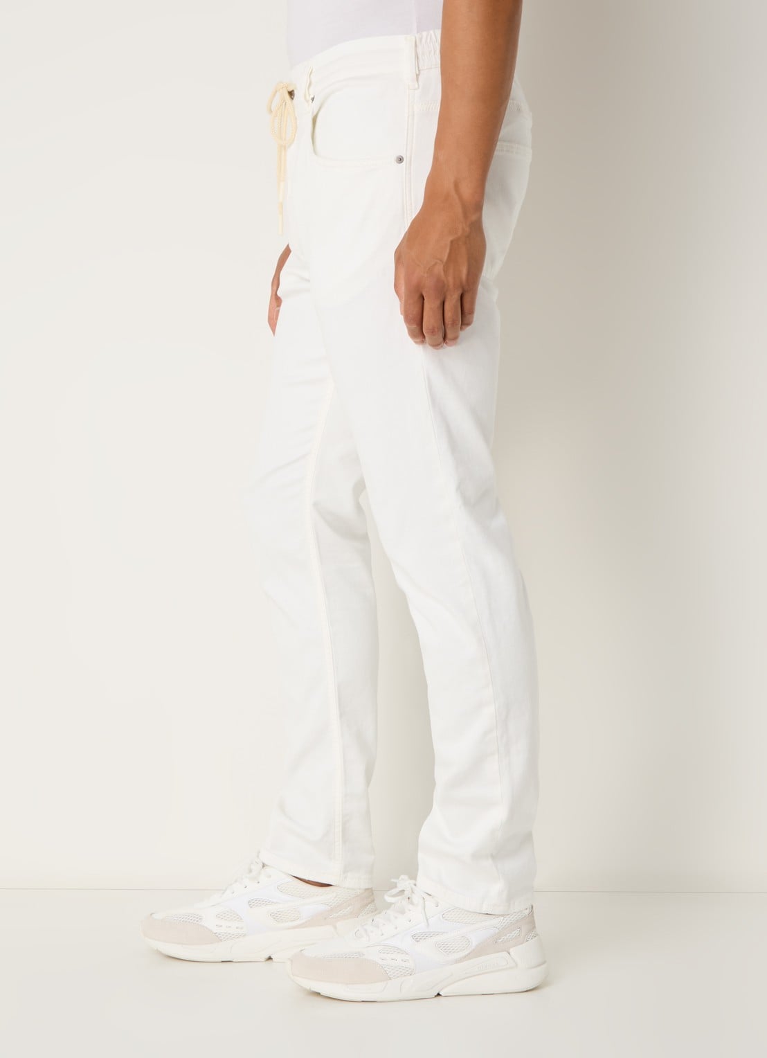 Diesel D-Krooley JoggJeans® tapered jeans met gekleurde wassing - detail 5 creme