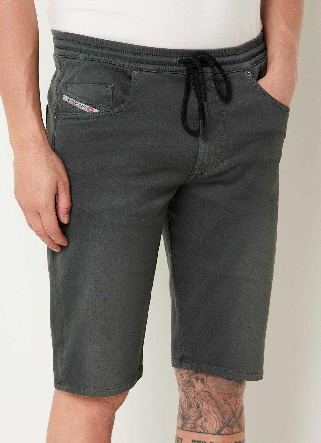 Diesel D-Krooley straight fit korte broek met steekzakken  - detail 2 legergroen