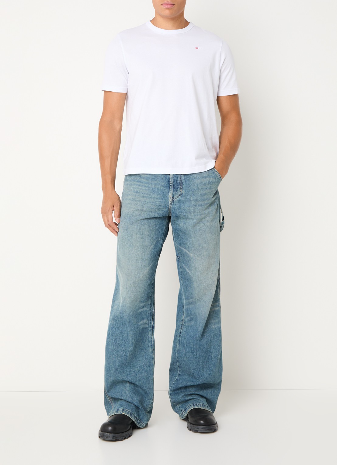 Diesel D-Livery-W loose fit jeans met medium wassing - voorkant 5 indigo