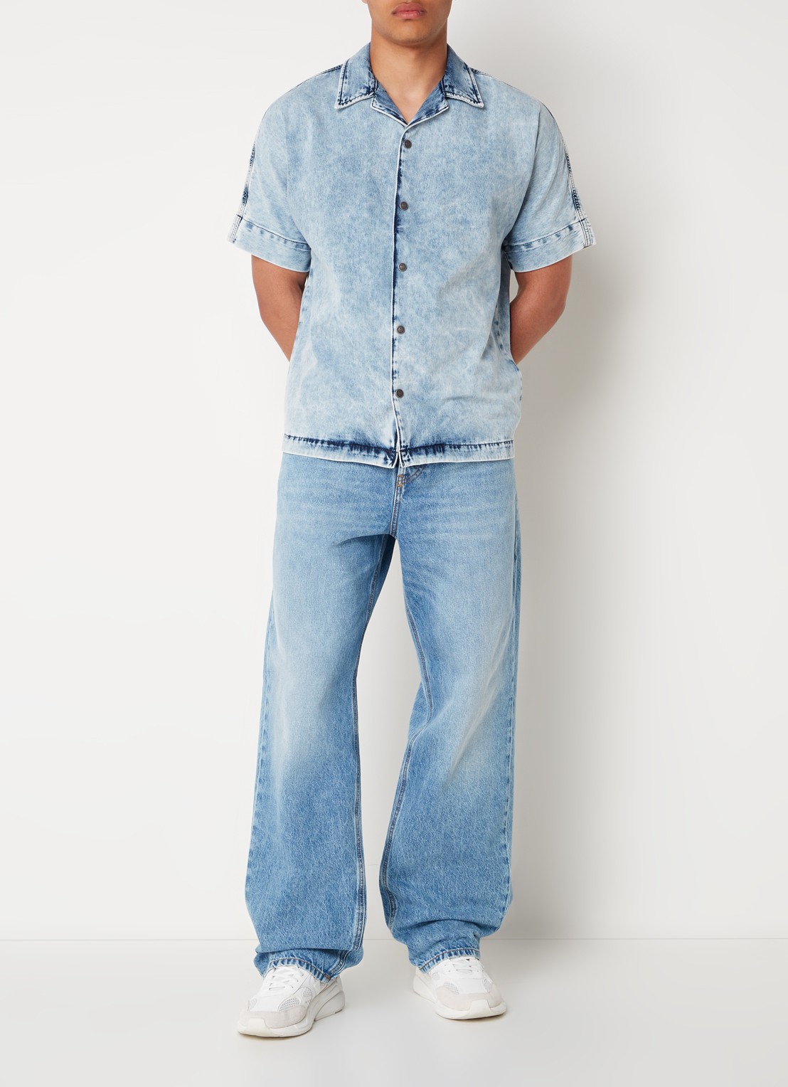 Diesel D-Macro loose fit jeans met medium wassing - voorkant 3 denim