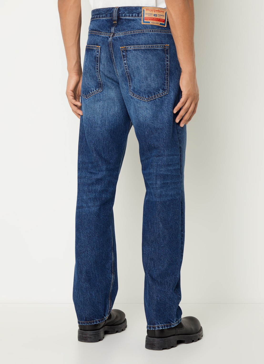Diesel D-Macs loose fit jeans met medium wassing - achterkant 3 indigo