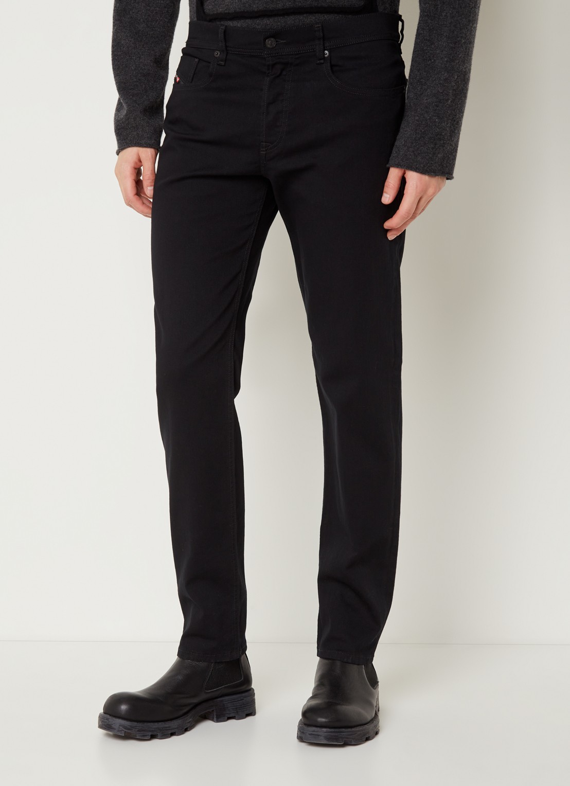 Diesel Finitive straight leg jeans met donkere wassing  - detail 4 zwart