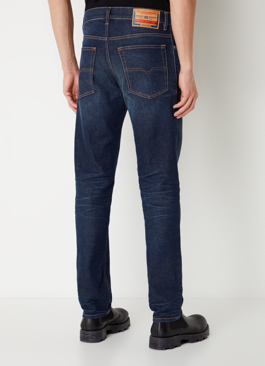 Diesel Finitive straight leg jeans met donkere wassing  - achterkant 5 indigo