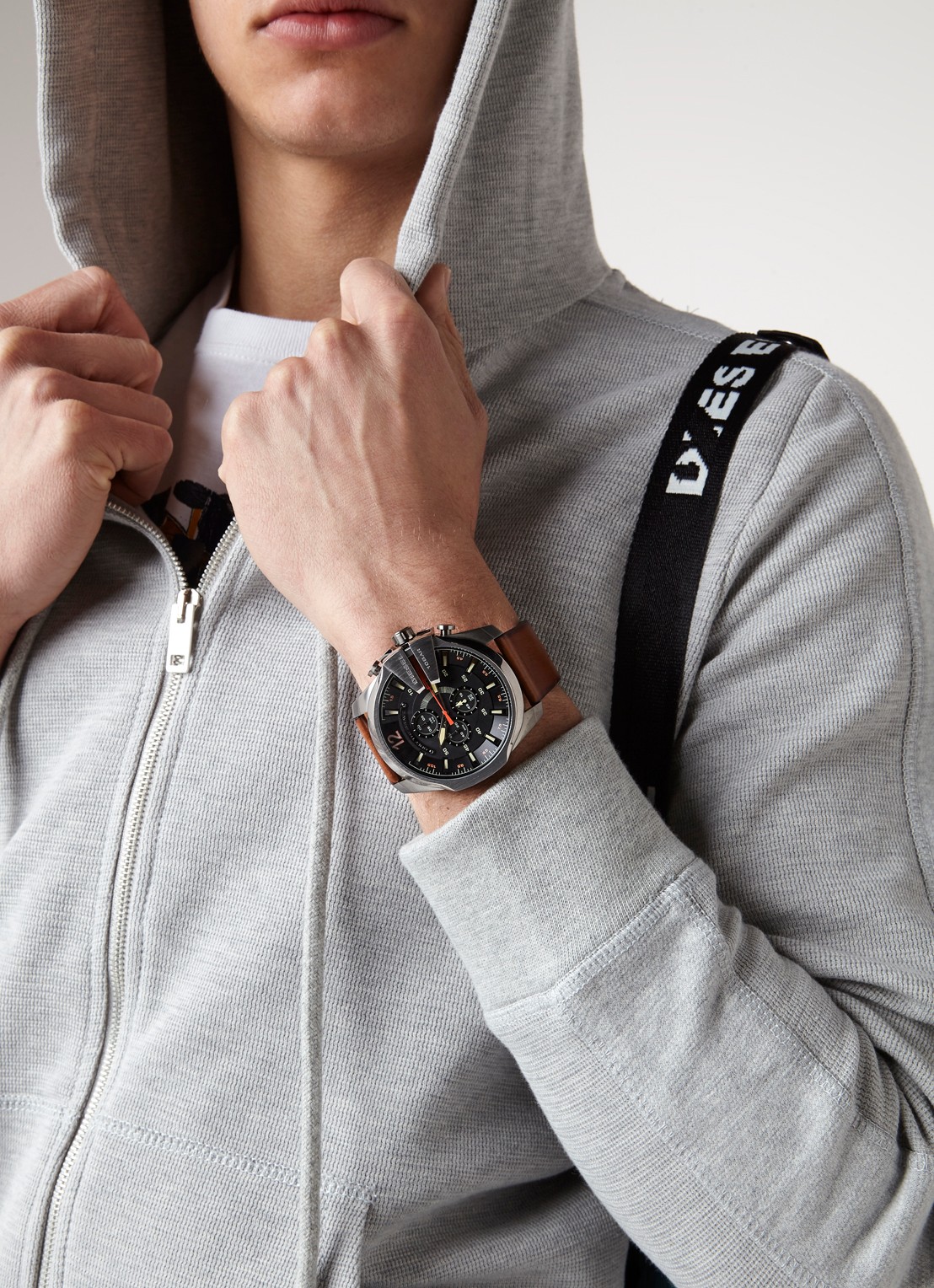 Diesel Horloge Mega Chief bruin DZ4343 - voorkant 4 antraciet