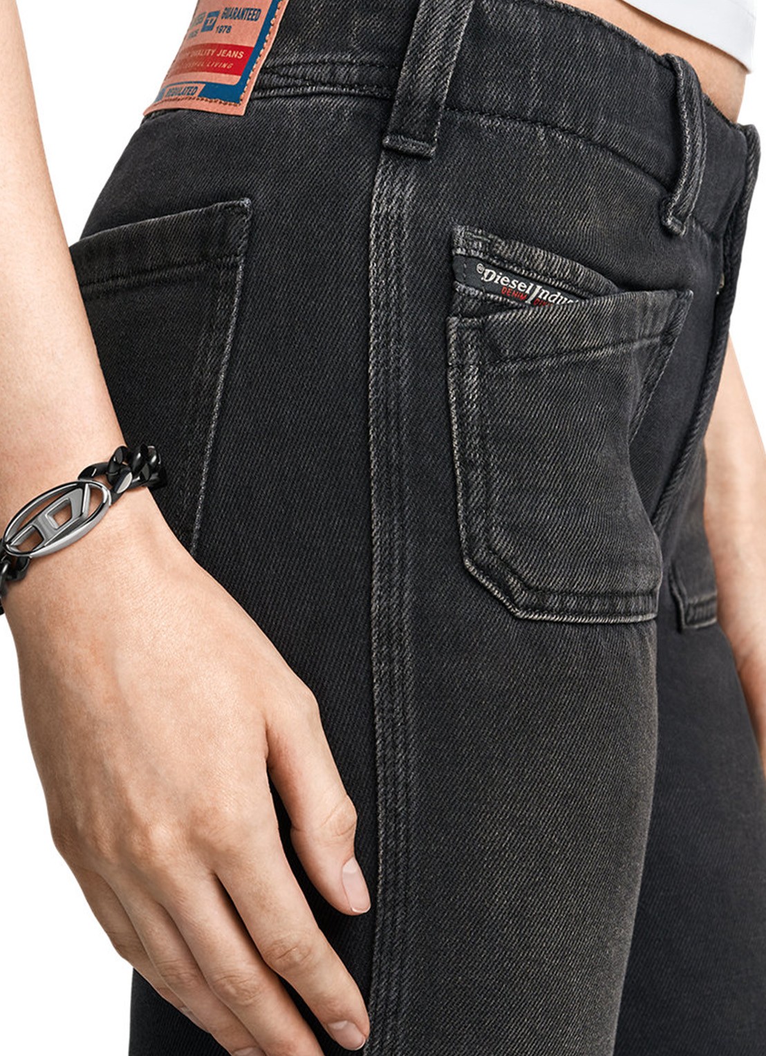 Diesel Oval D armband met logo DX1611931 - voorkant 2 zwart