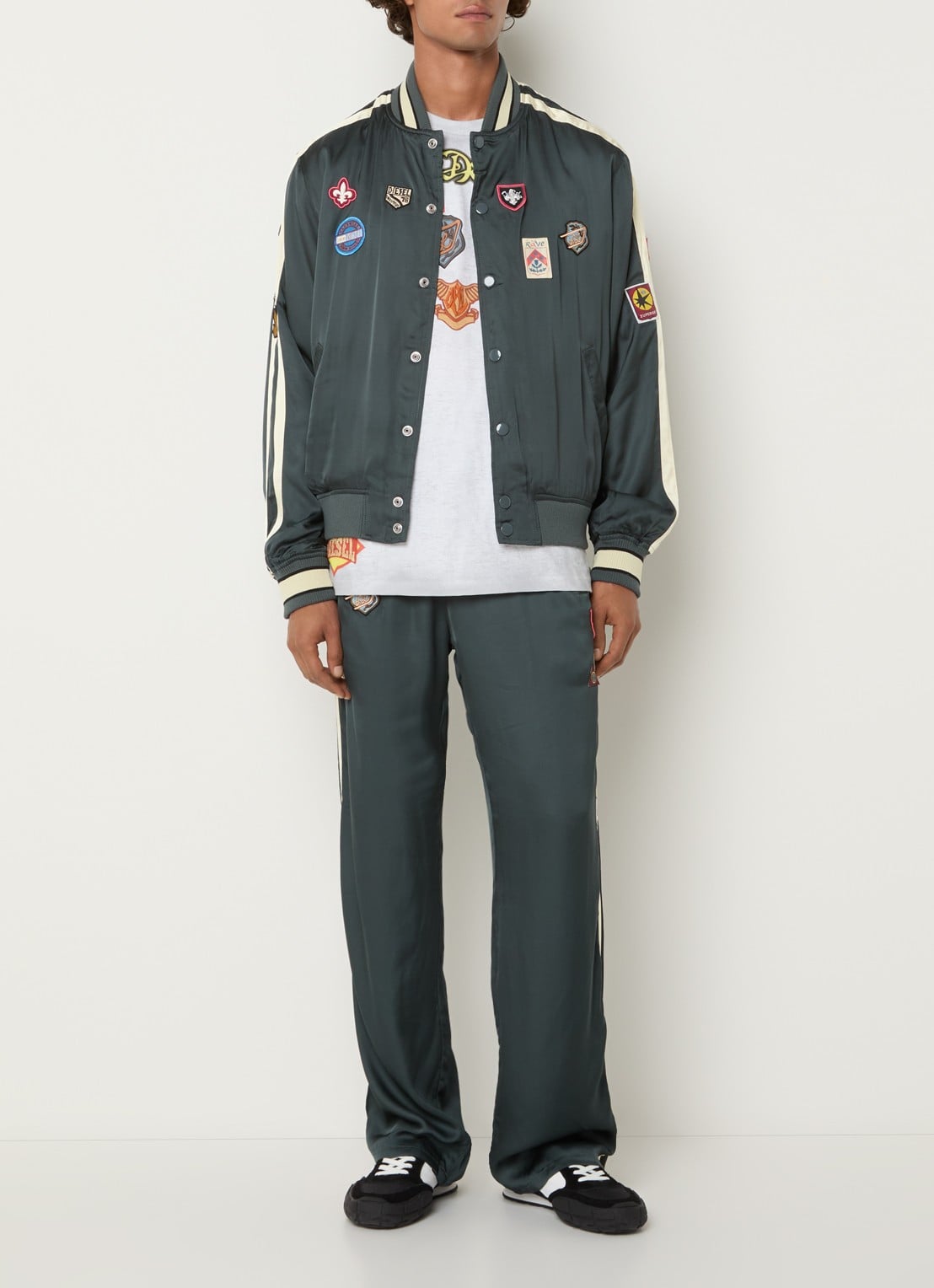 Diesel P-Annu straight fit trackpants met steekzakken - voorkant 5 bronsgroen
