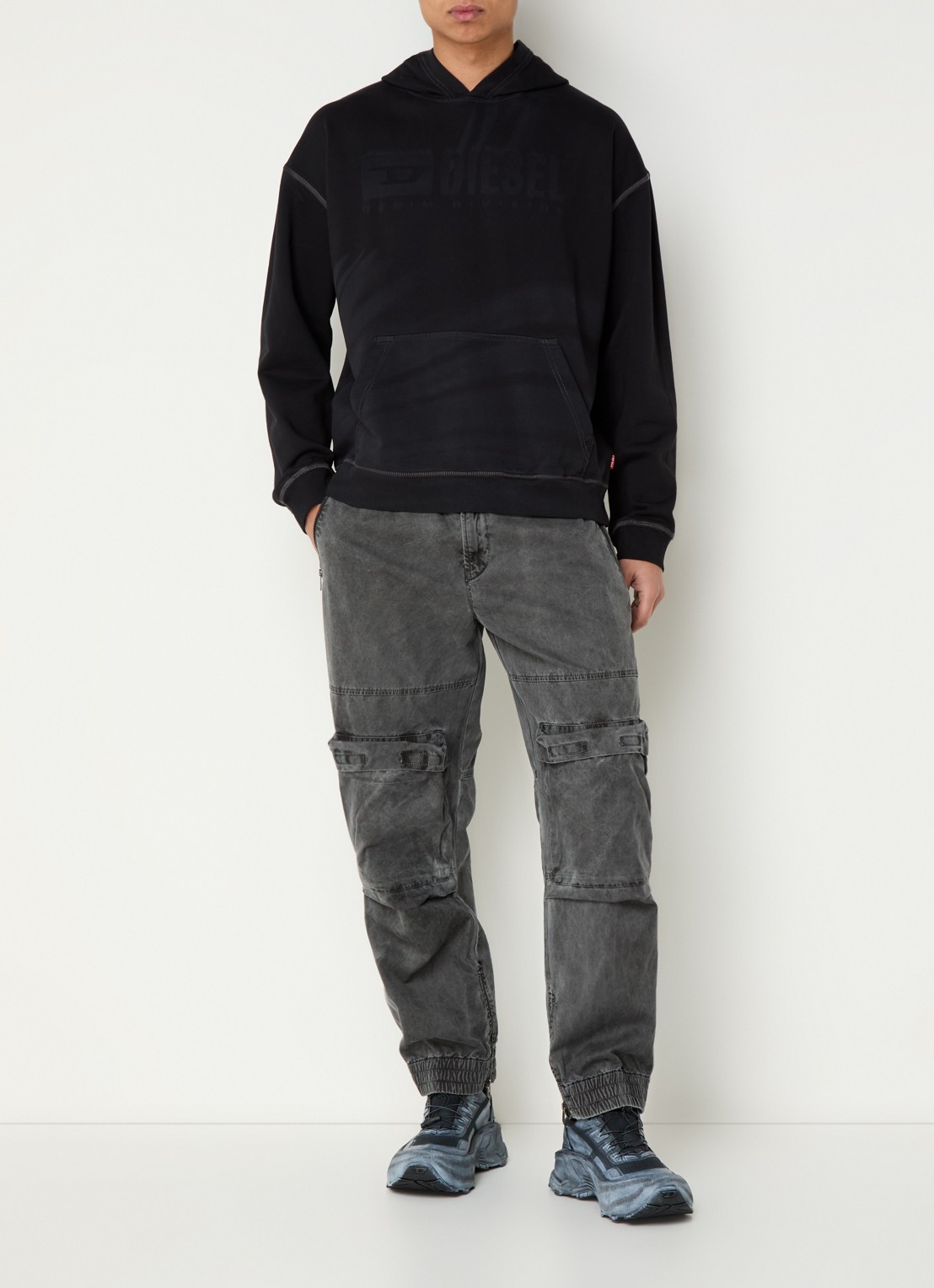Diesel P-Beeck tapered fit cargobroek met verwassen afwerking - voorkant 3 middengrijs