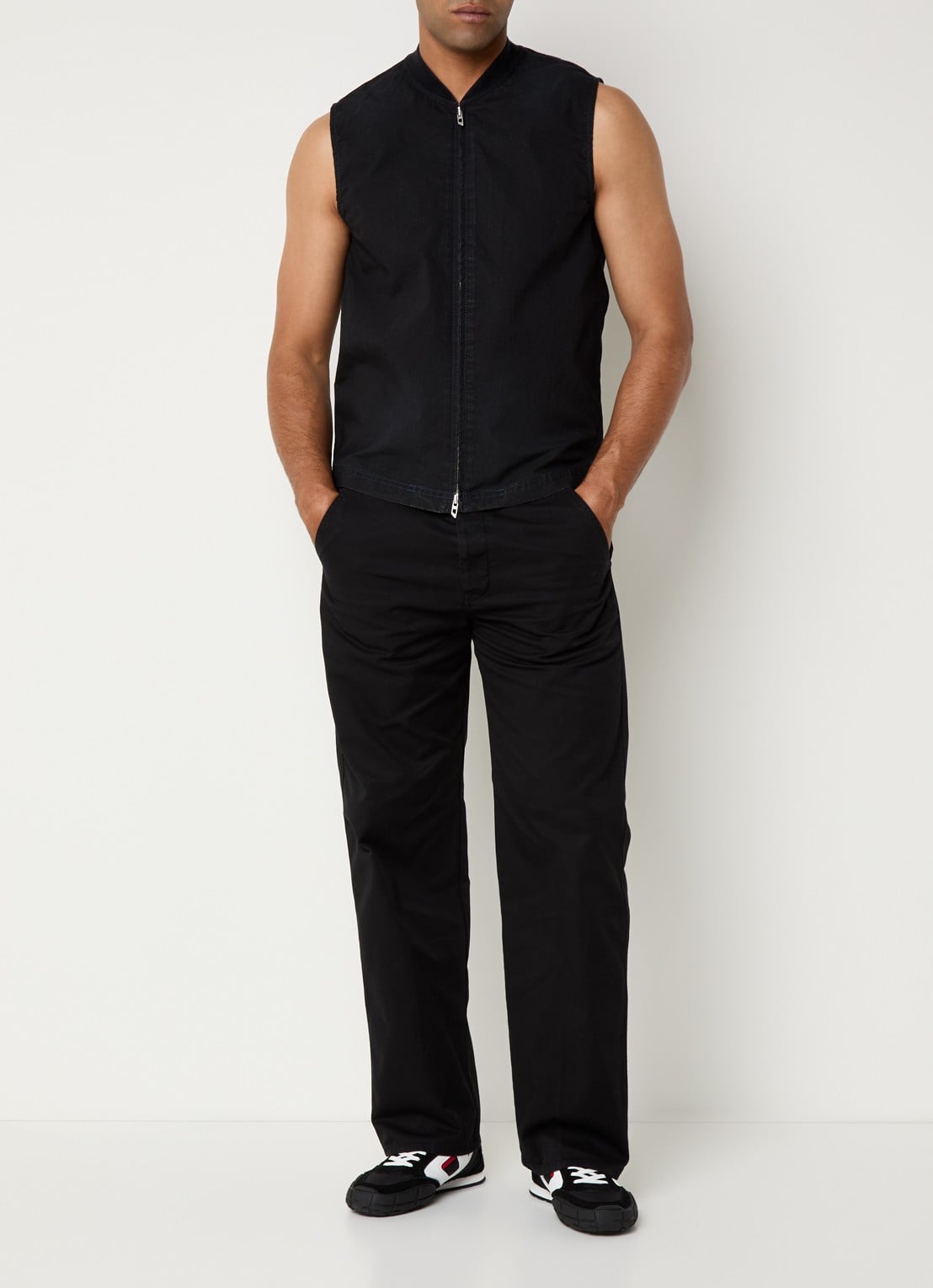 Diesel P-Hant straight fit chino met steekzakken - voorkant 5 zwart