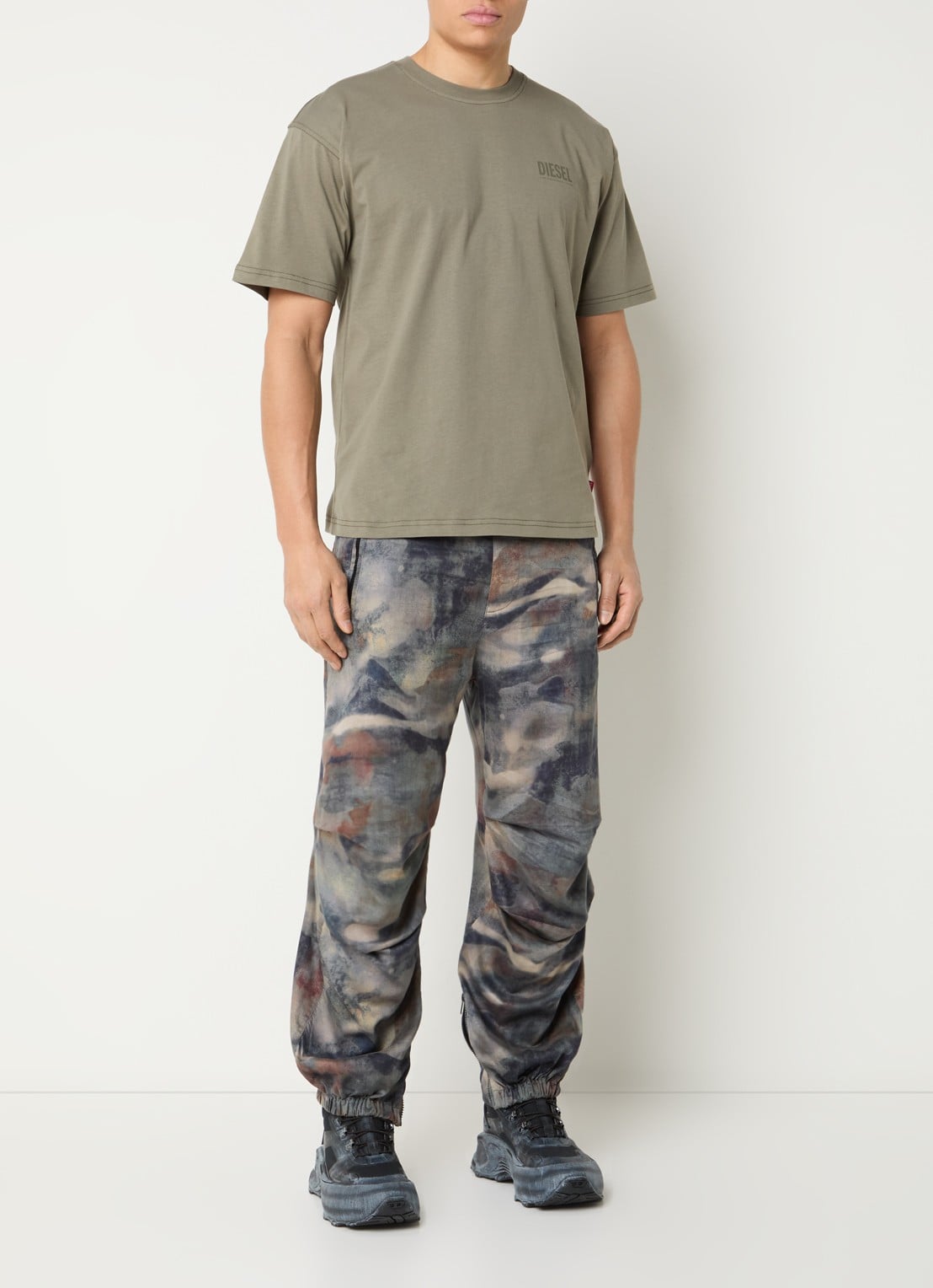 Diesel P-Stitch-Tkbz tapered fit cargobroek met camouflageprint - voorkant 5 donkergrijs