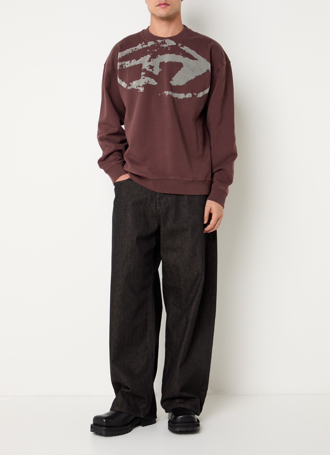 Diesel S-Box-N5 sweater met logoprint - voorkant 2 kastanjebruin