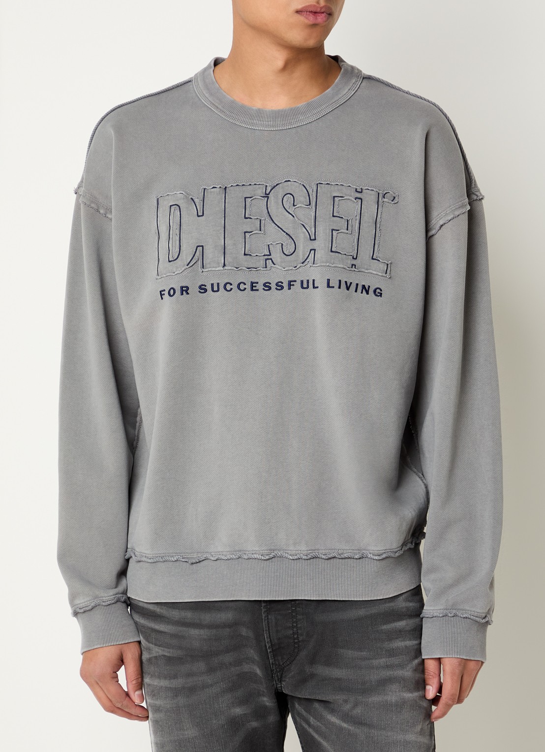 Diesel S-Boxt-Raw-V1 sweater met destroyed afwerking en logo - detail 4 grijs