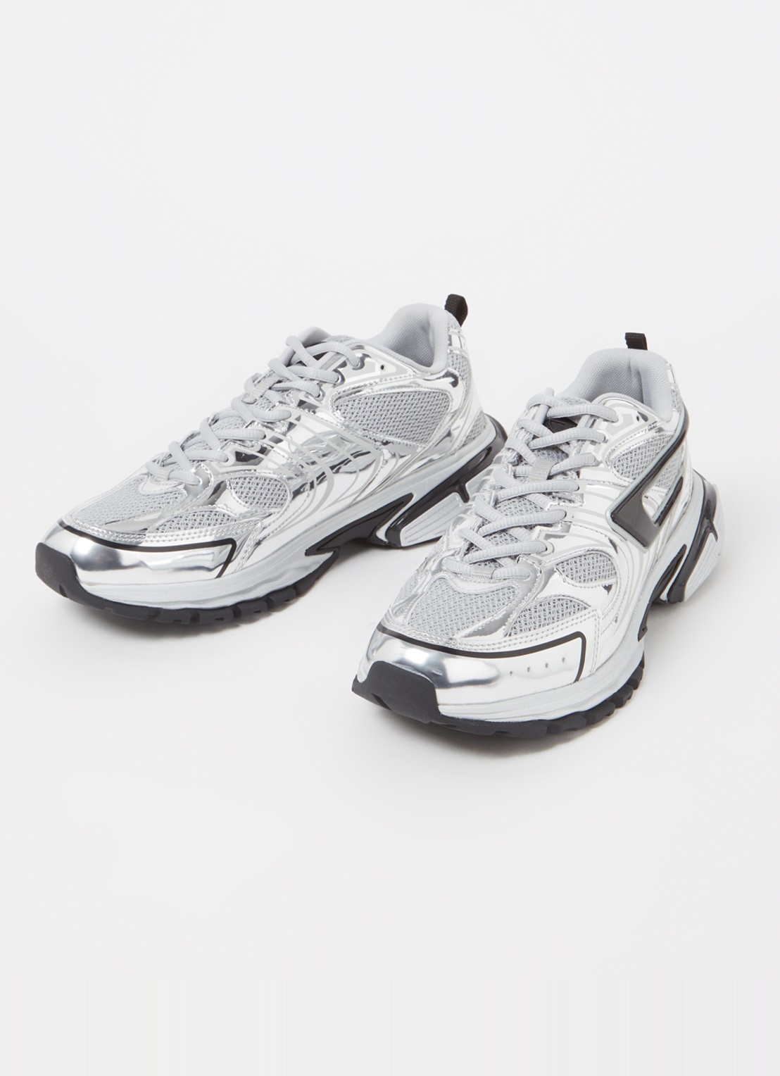Diesel S-Serendipity sneaker van mesh met metallic finish - detail zilver