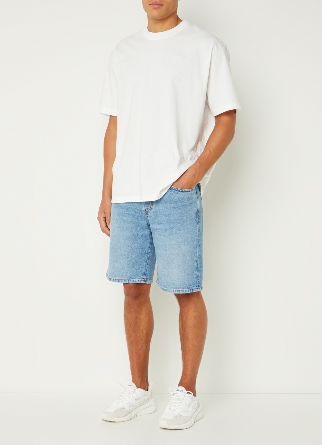 Diesel Straight fit korte broek van denim - voorkant 2 indigo