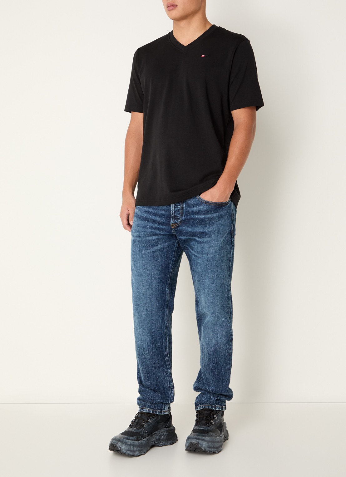 Diesel T-Adjust T-shirt met logoborduring - voorkant 4 zwart