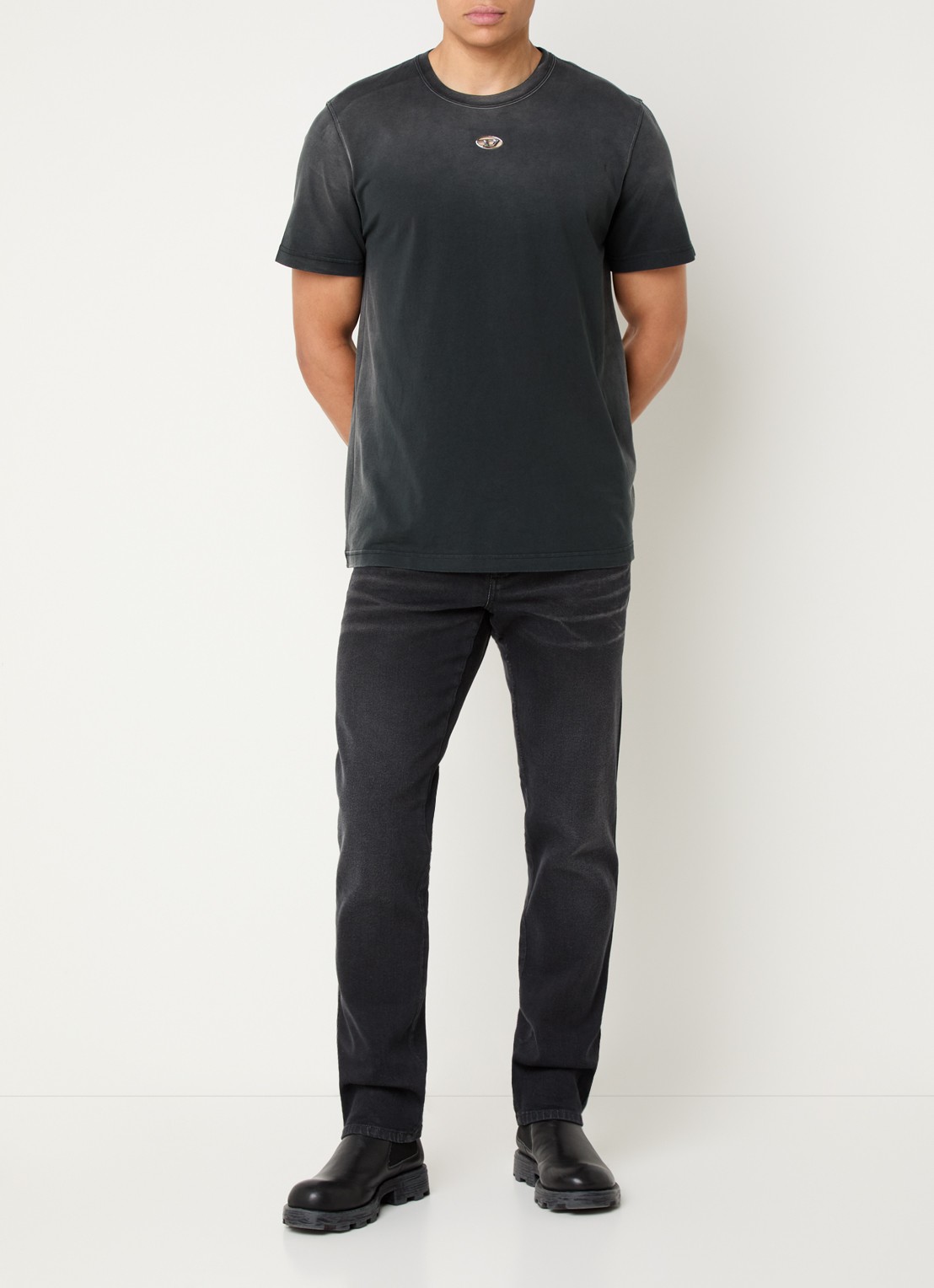 Diesel T-Adjust-T1 T-shirt met logo - voorkant 2 zwart