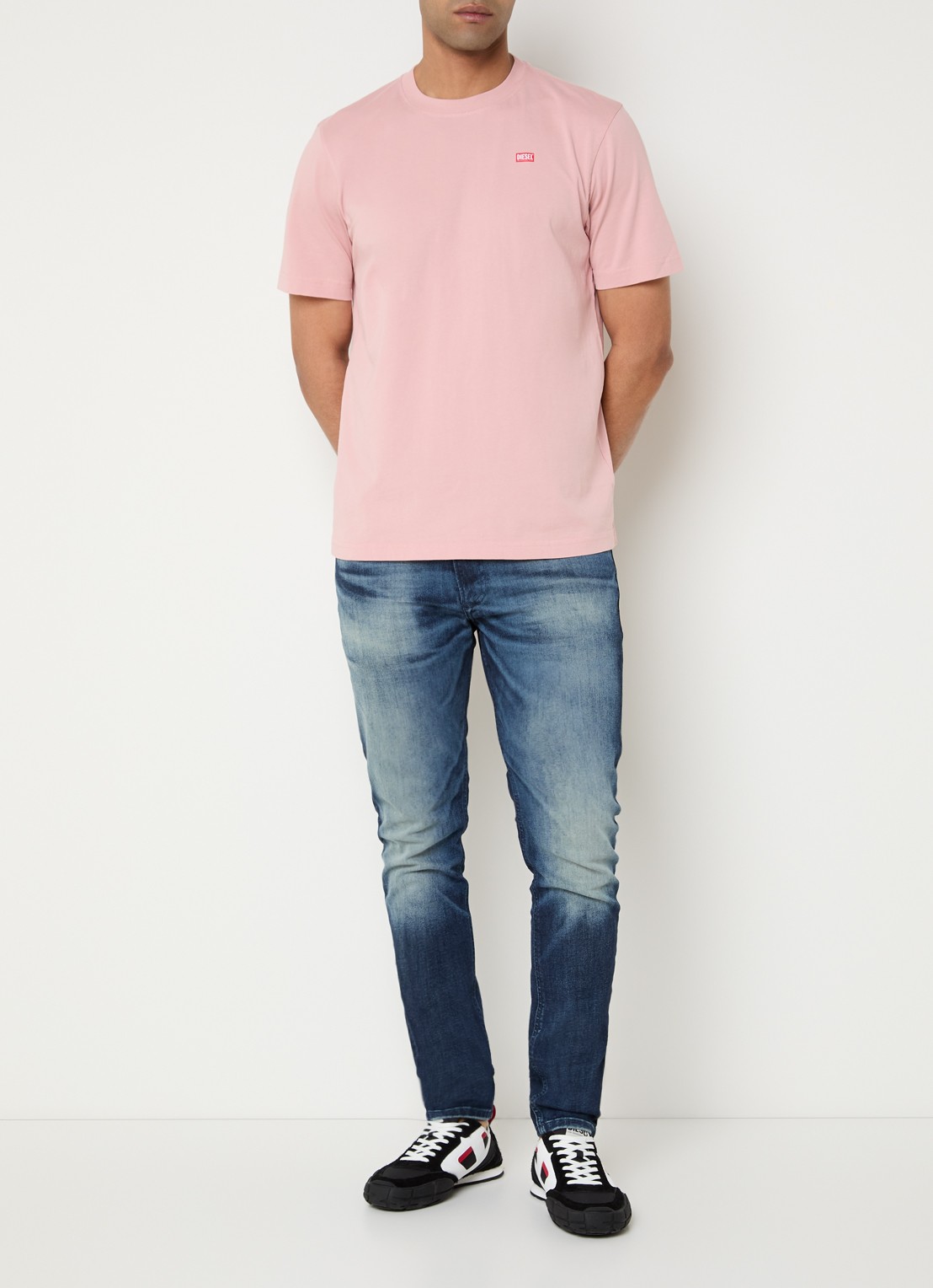 Diesel T-Adjust-V10 T-shirt met logo- en backprint - voorkant 2 oudroze