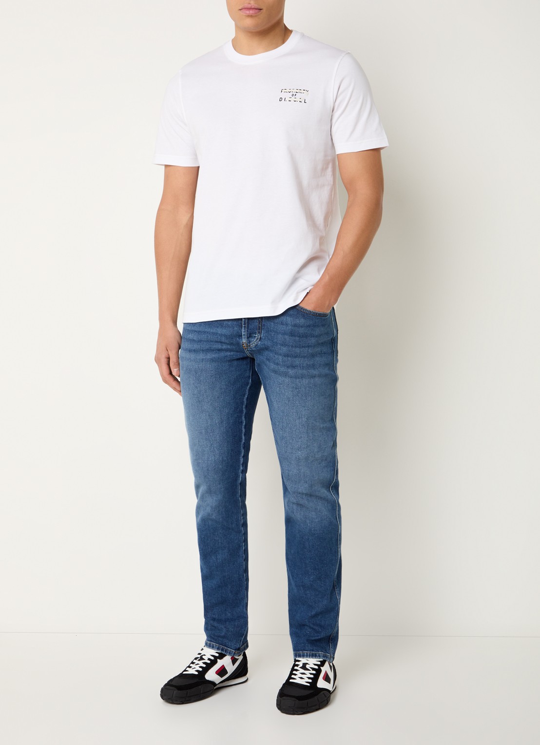 Diesel T-Adjust-V5 T-shirt met print - voorkant 4 wit