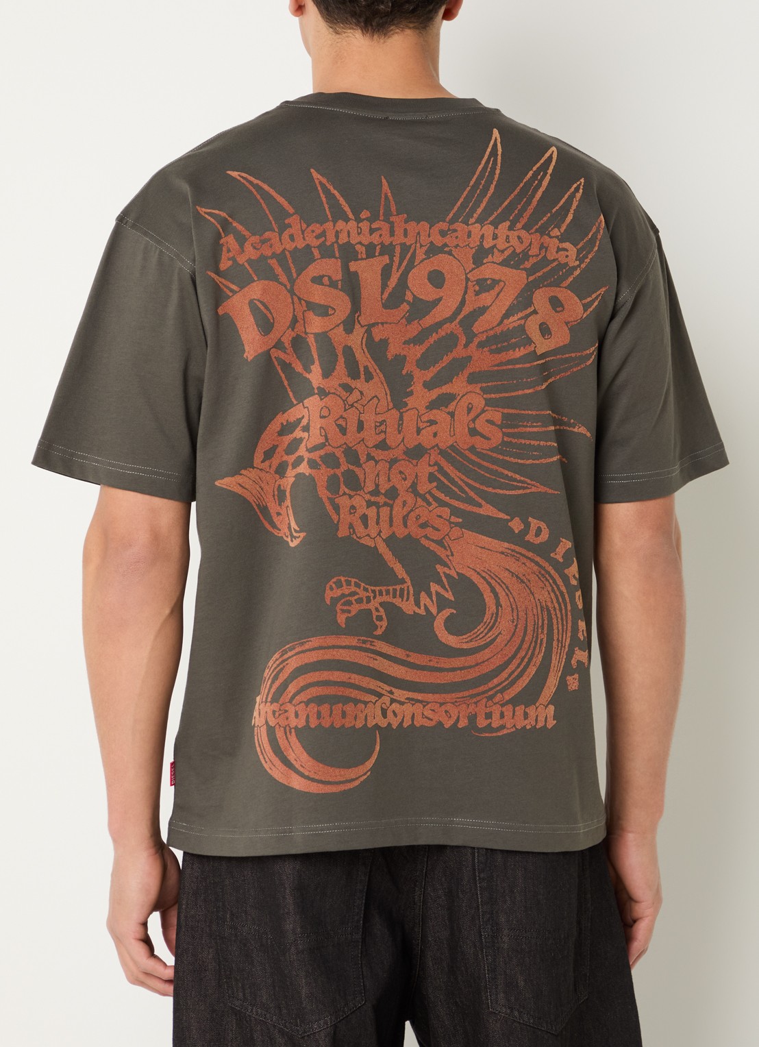 Diesel T-Boxt-AA11 T-shirt met front- en backprint - detail 2 olijfgroen