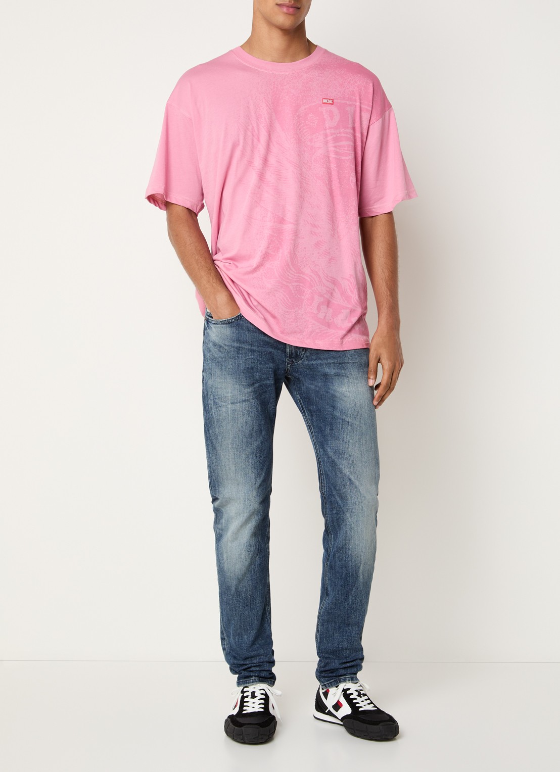 Diesel T-BOXT-AA3 T-shirt met print - voorkant 4 roze