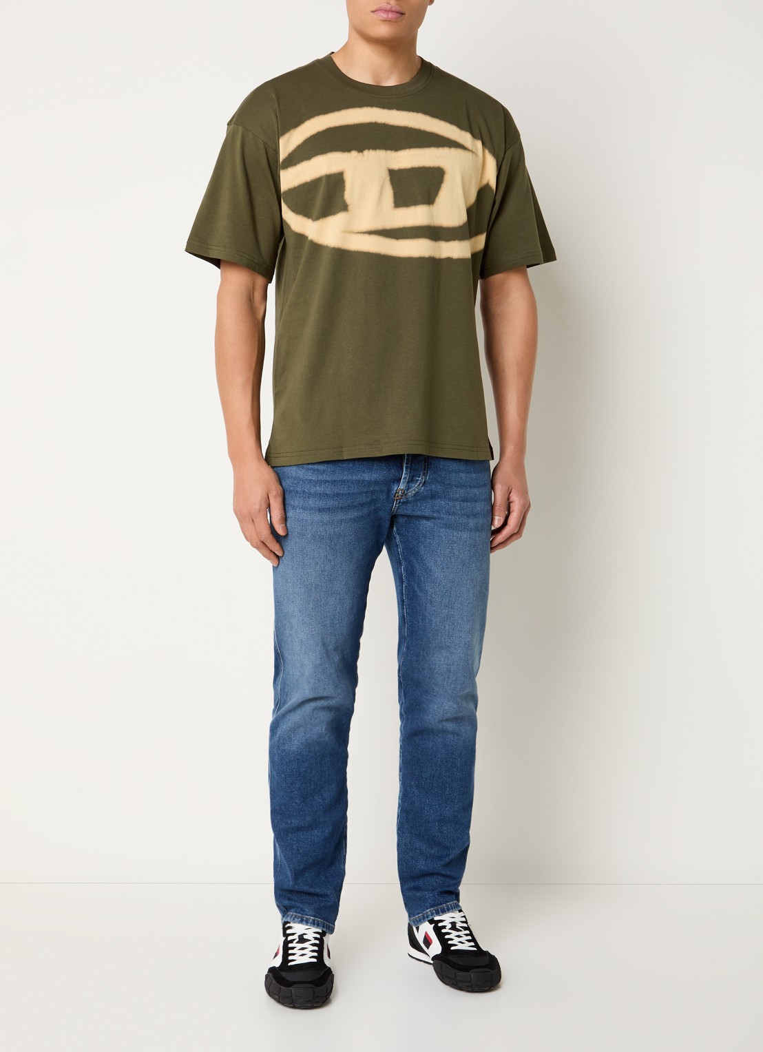 Diesel T-Boxt-Bleach T-shirt met logoprint - voorkant 3 donkergroen