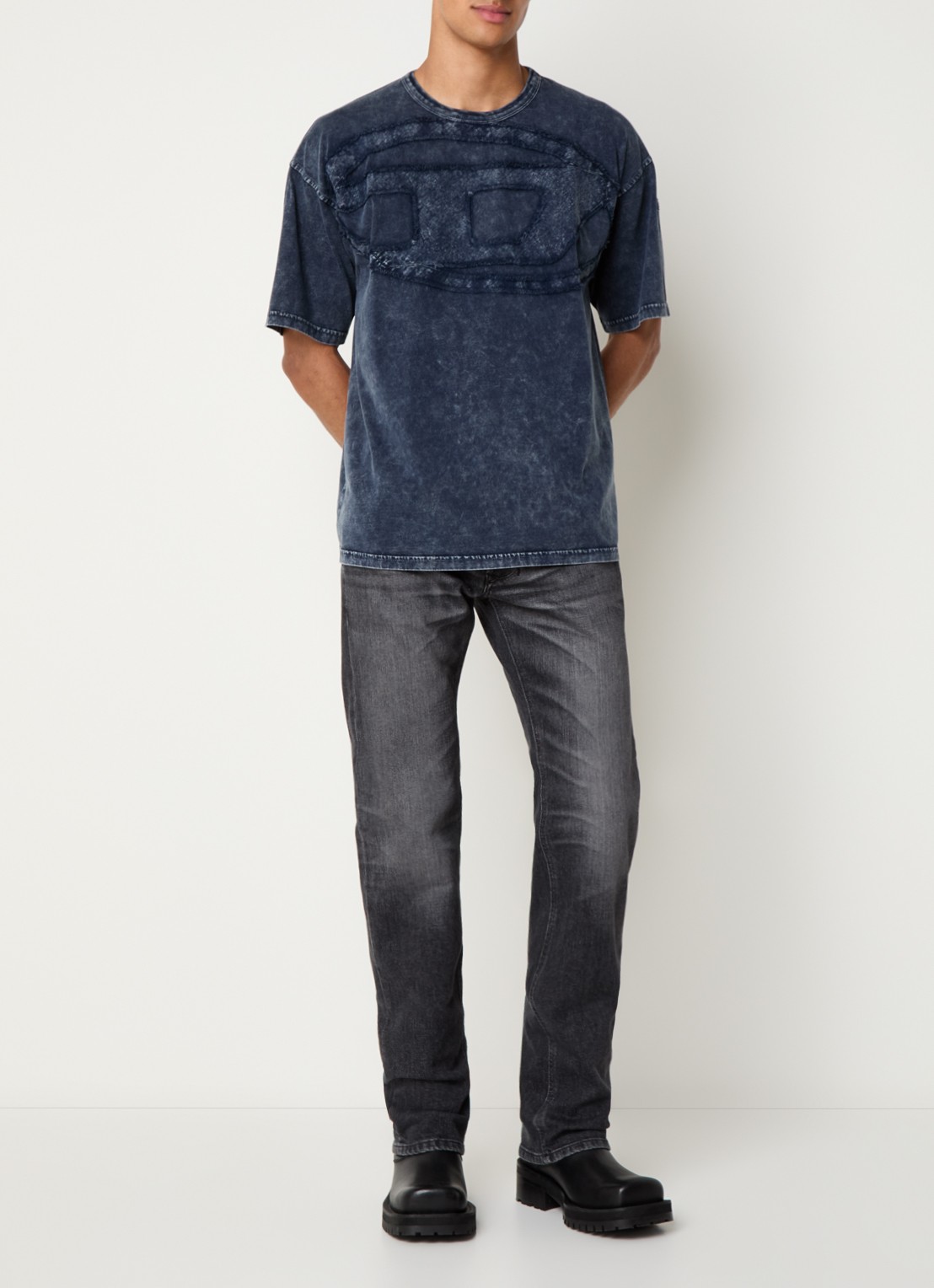 Diesel T-Boxt-Den T-shirt met logoborduring - voorkant 2 donkerblauw