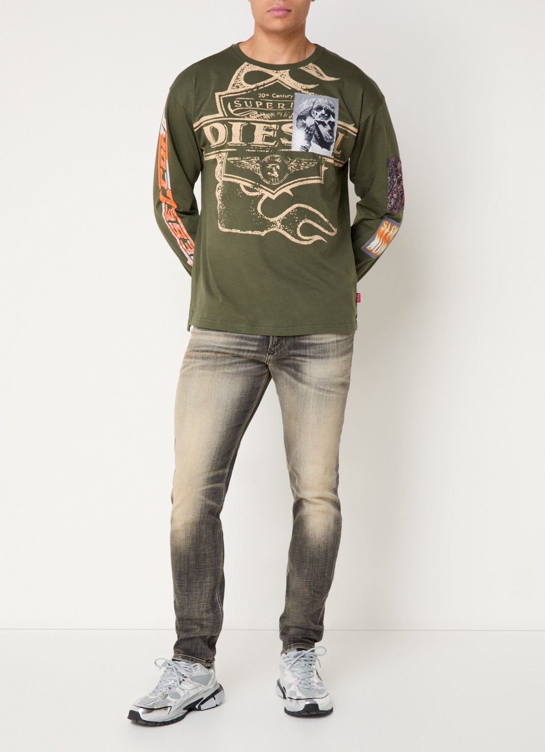 Diesel T-boxt longsleeve met logo- en backprint - voorkant 3 bronsgroen