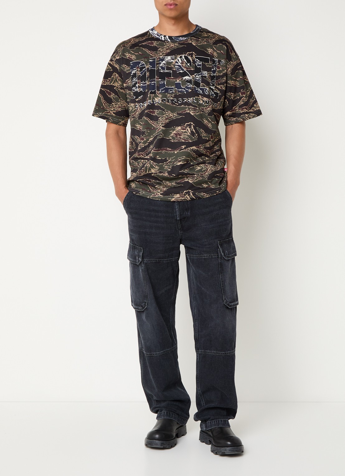 Diesel T-Boxt T-shirt met print - voorkant 3 legergroen