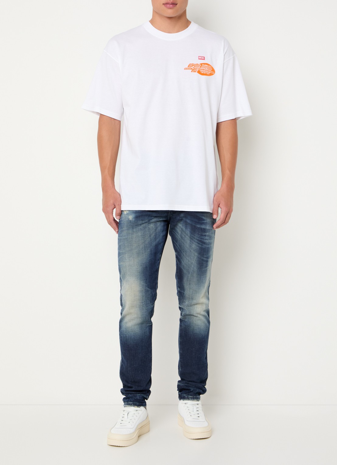 Diesel T-Boxt-T23 T-shirt met front- en backprint - voorkant 3 wit