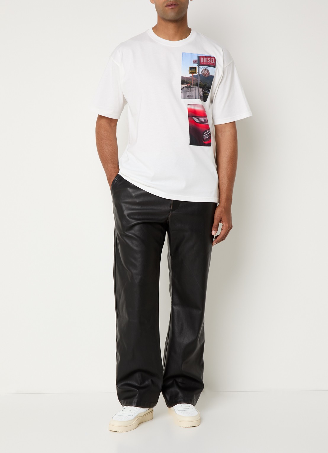 Diesel T-Boxt-T3 T-shirt met front- en backprint - voorkant 3 gebroken wit